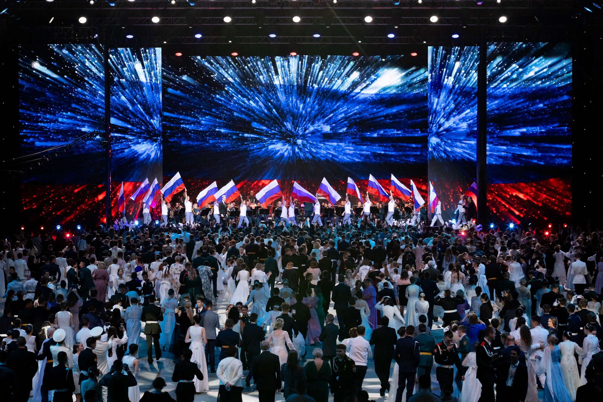 Кадетский бал. VICTOR SAPOZHNIKOV