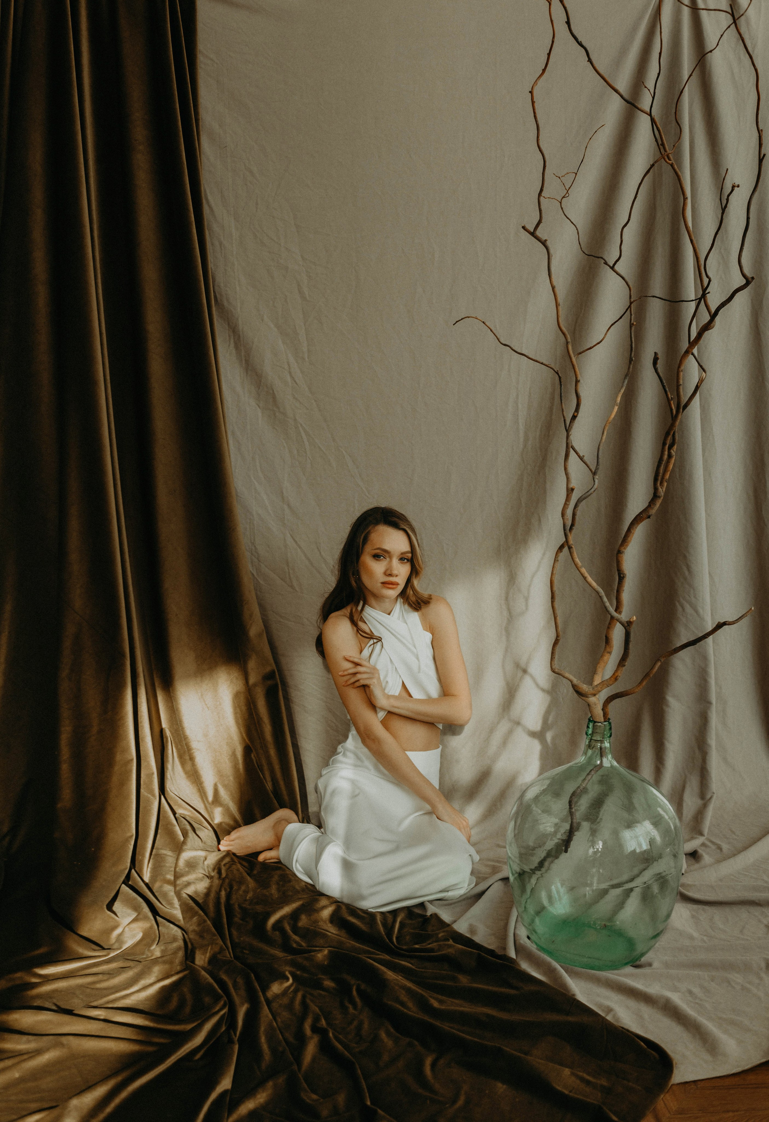 Фотосессия в обрамление тканями. Фотограф в Краснодаре Евгения Михаевич