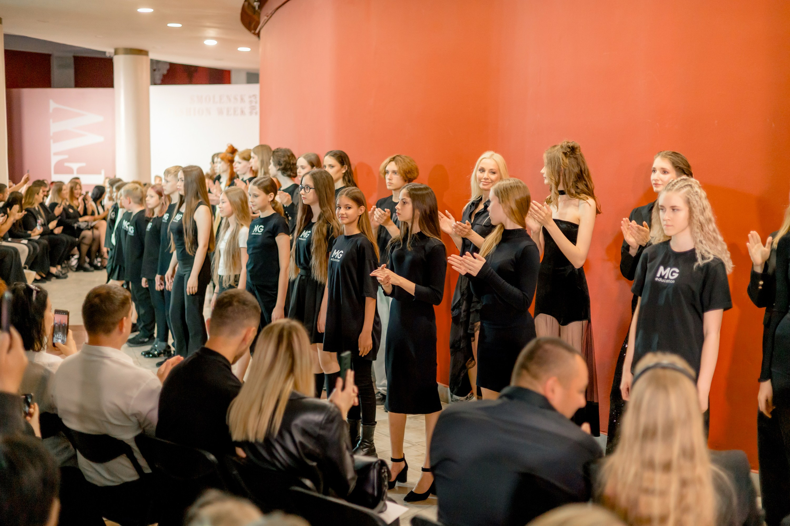 Smolensk Fashion Week 2025_ФИНАЛЬНЫЙ ПОКАЗ ДРАМТЕАТР. Главная