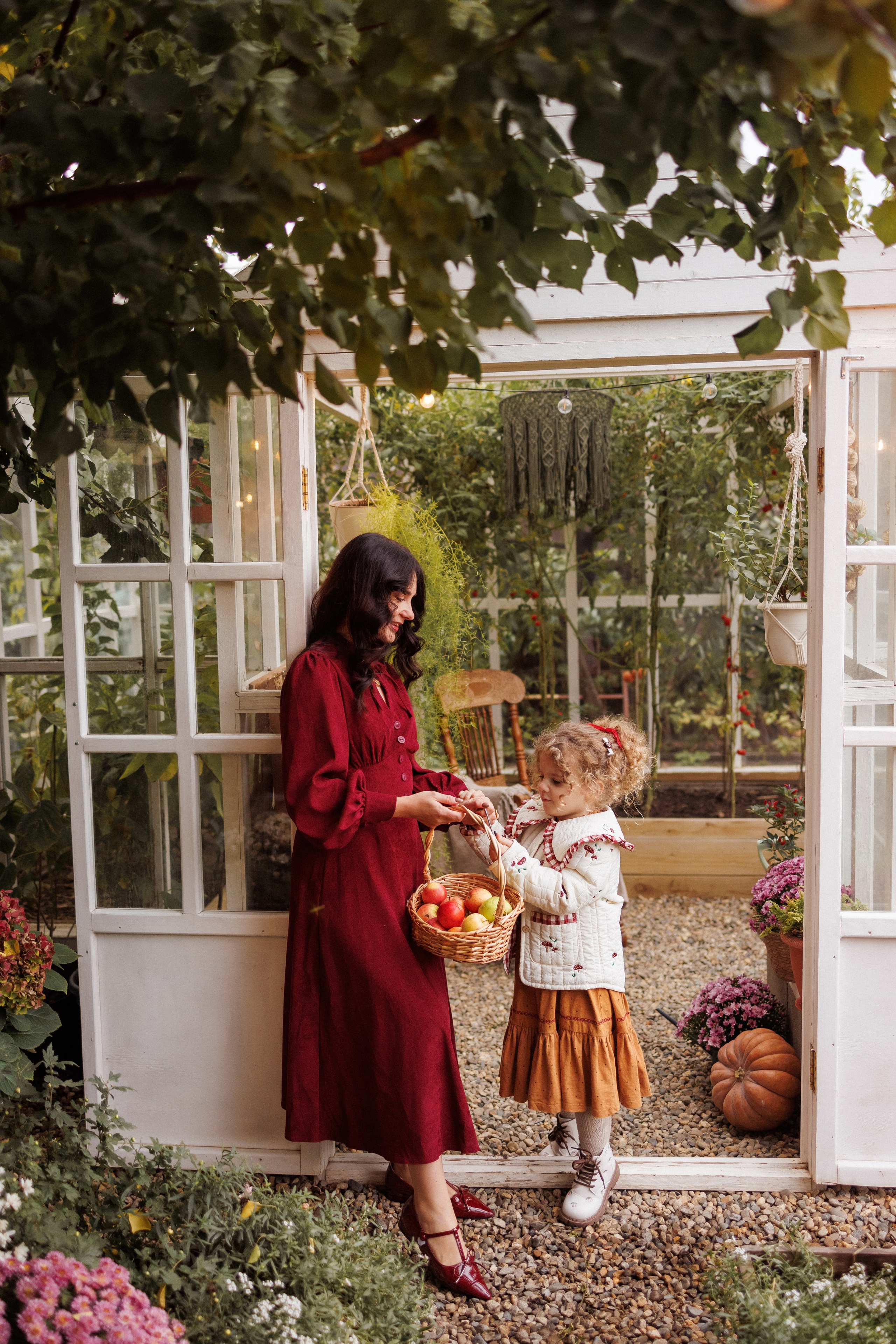 Семейная фотосессия в осенних декорациях фотостудии «Теплица», город Краснодар. Семейный и детский фотограф в Краснодаре Анна Трашкова