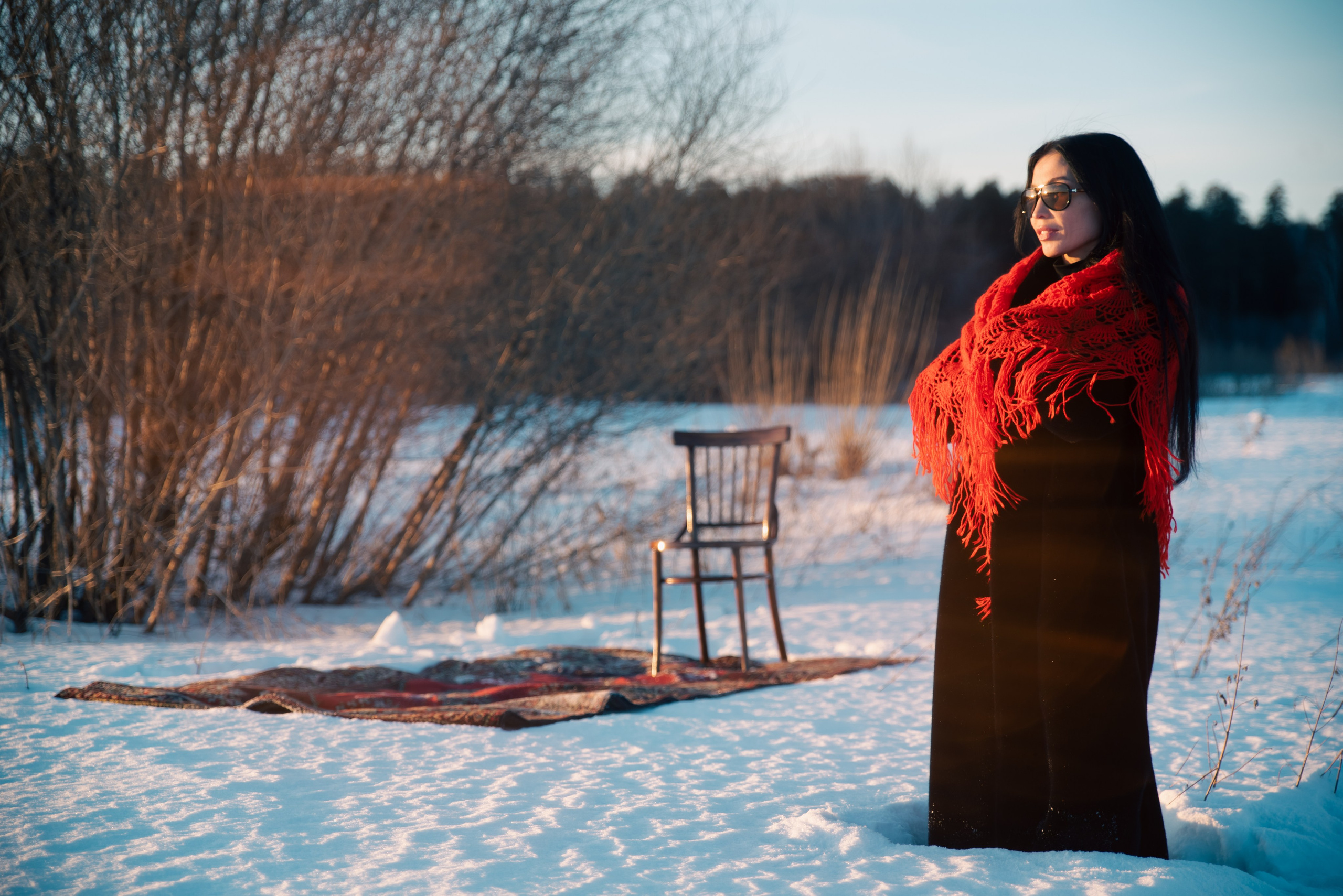 Фотосессия с красным ковром на снегу. Семейный фотограф в Миассе Ольга Широковская