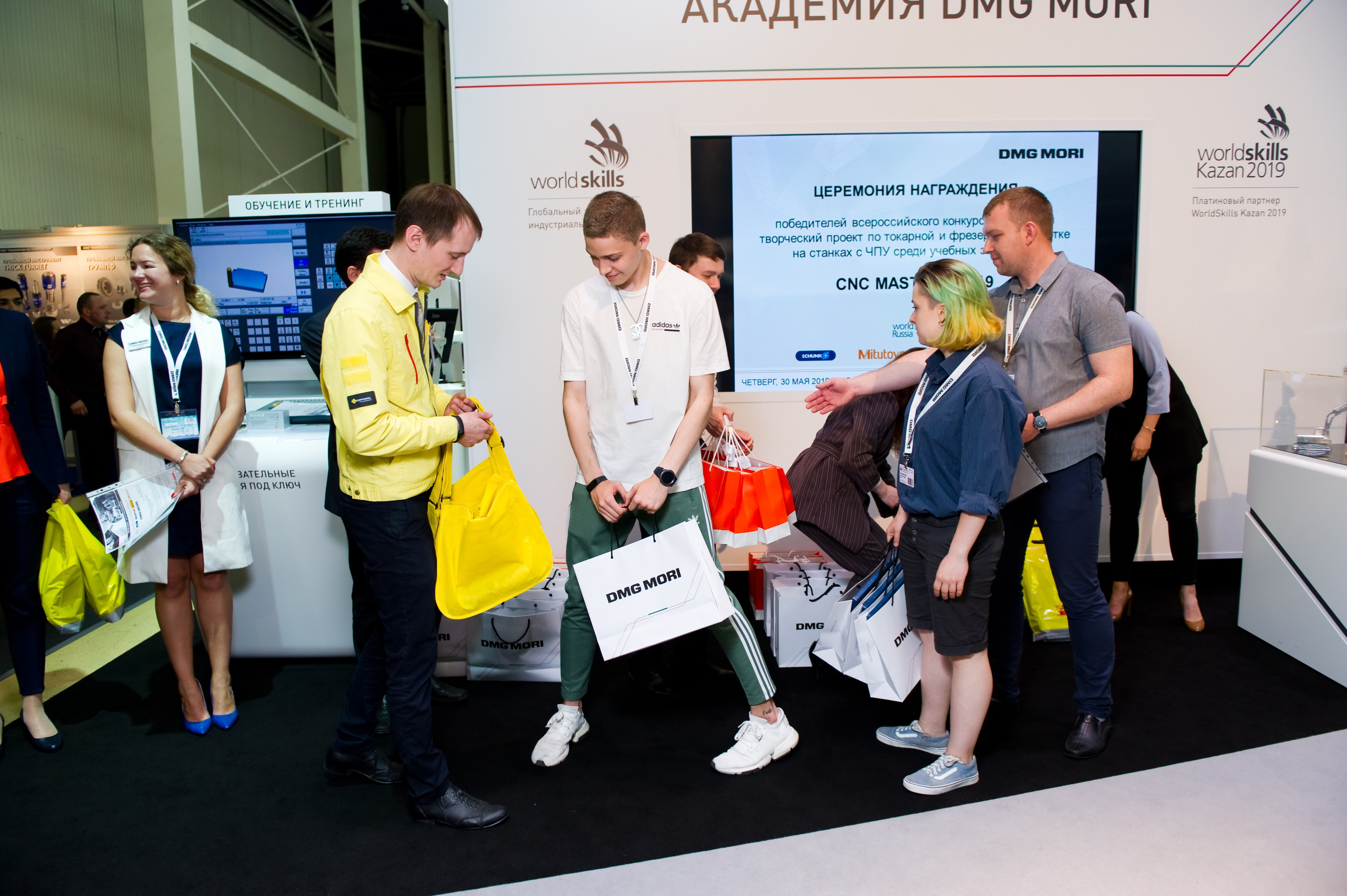 Работа Sandvik на выставке «Металлообработка». Репортажный фотограф и видеограф Слава Думчев. Тимбилдинги, отчетники, корпоративы