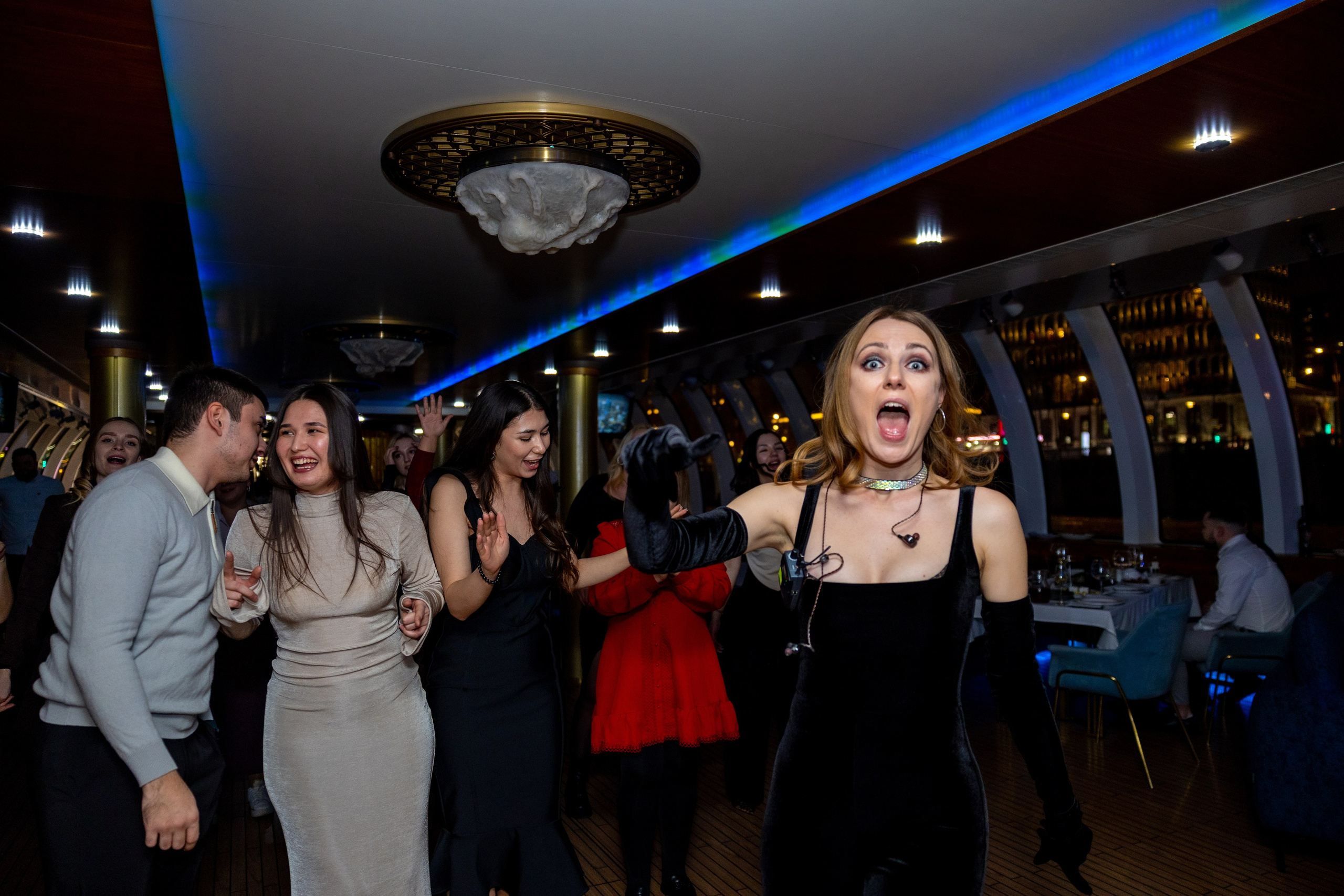 Корпоратив на теплоходе. Дарья Бухреева — фотограф, видеограф и фототерапевт. Москва и мир