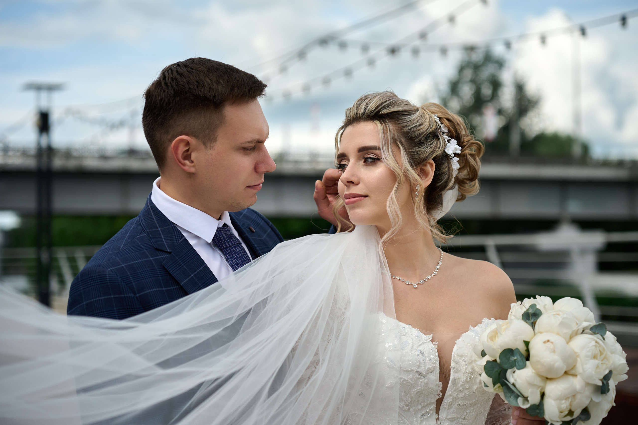 Свадебная фотосессия в Старом Осколе и Губкине. Профессиональный фотограф Старый Оскол, Губкин — свадьба, венчание, крещение, юбилей и день рождения