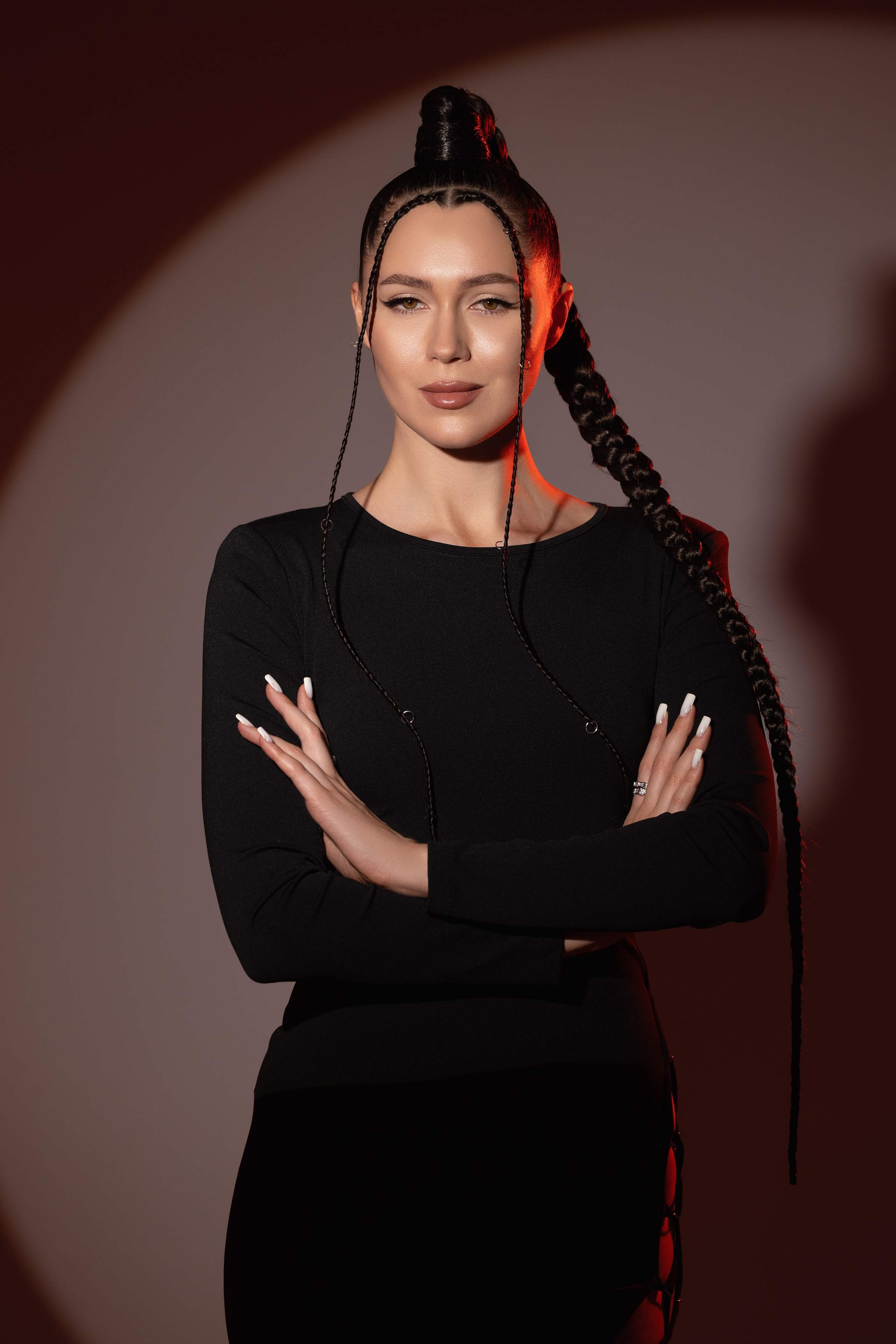 Цветной свет и фигуры. Фотограф Минск