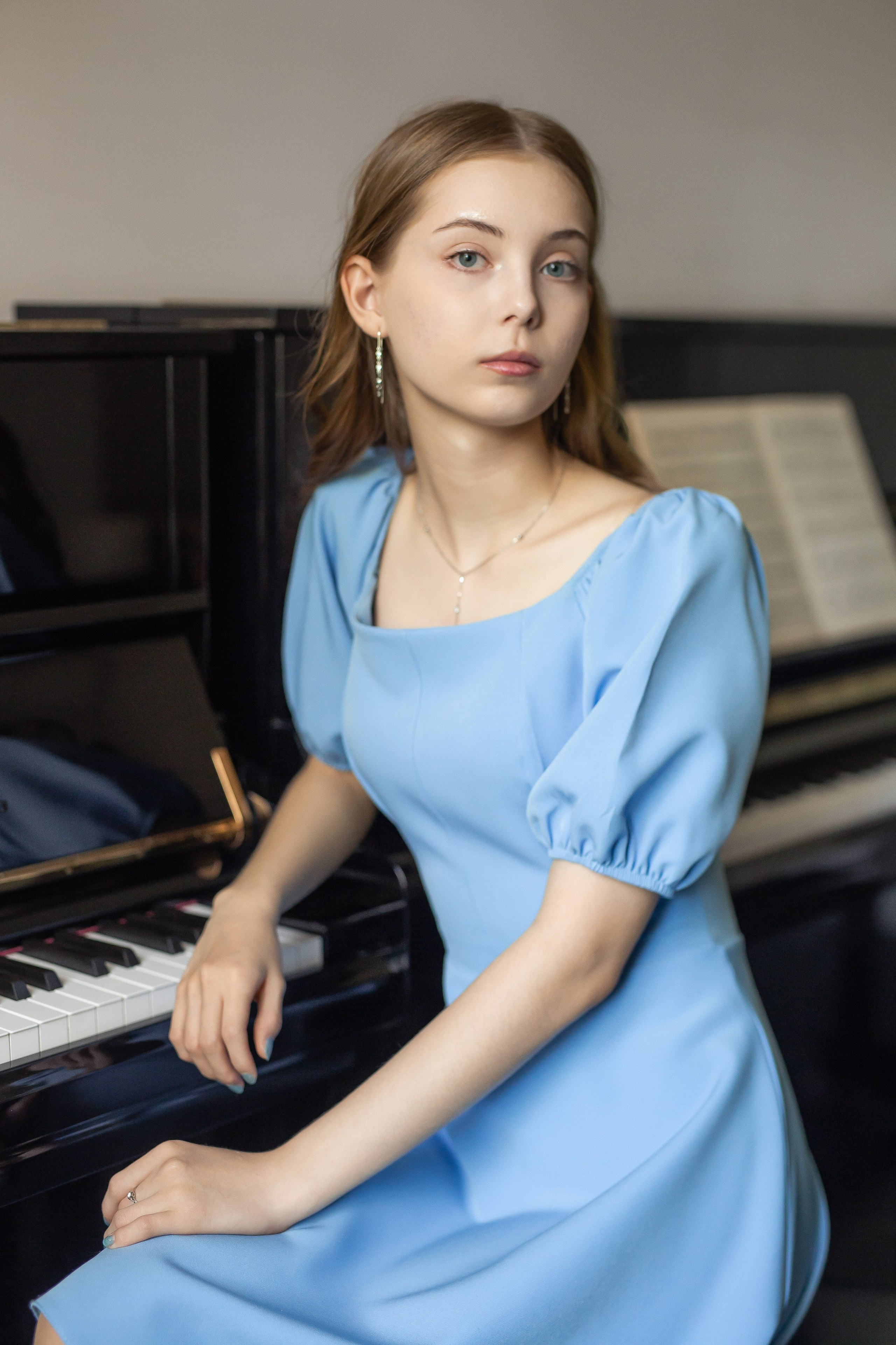 Школьникам. Антон и Татьяна Денисенко