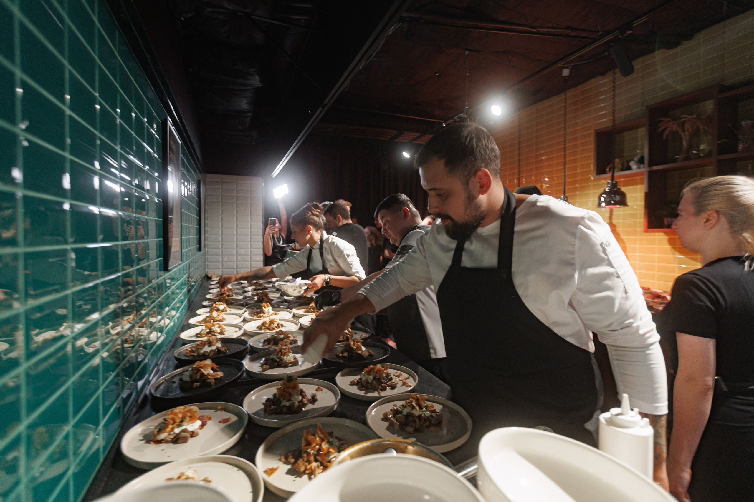 Фотографии с Гастроужина Честер Челябинск 5 ЛЕТ.5 ШЕФОВ