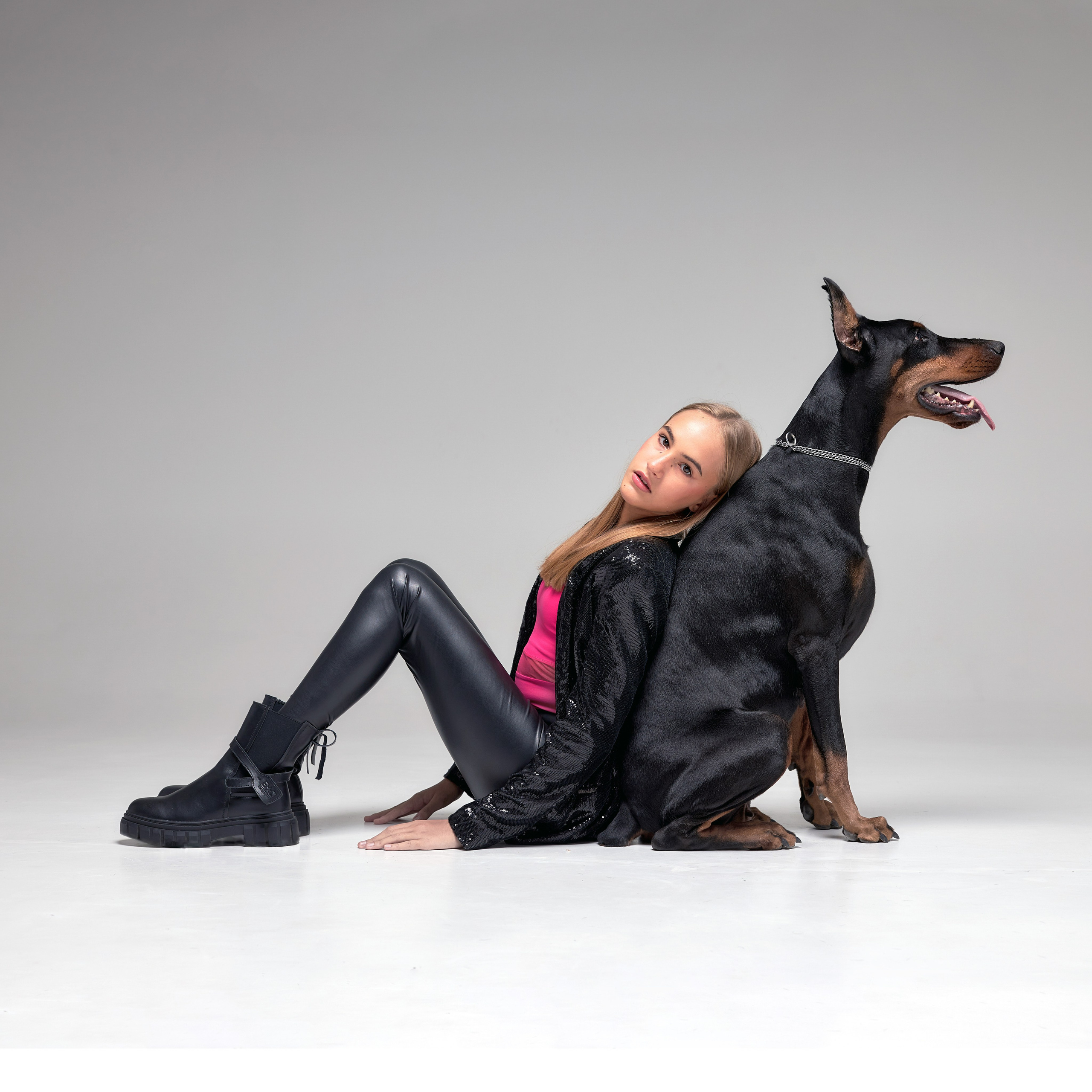 Николь с доберманом. Фотограф в городе Ростов-на-Дону Лариса Черных
