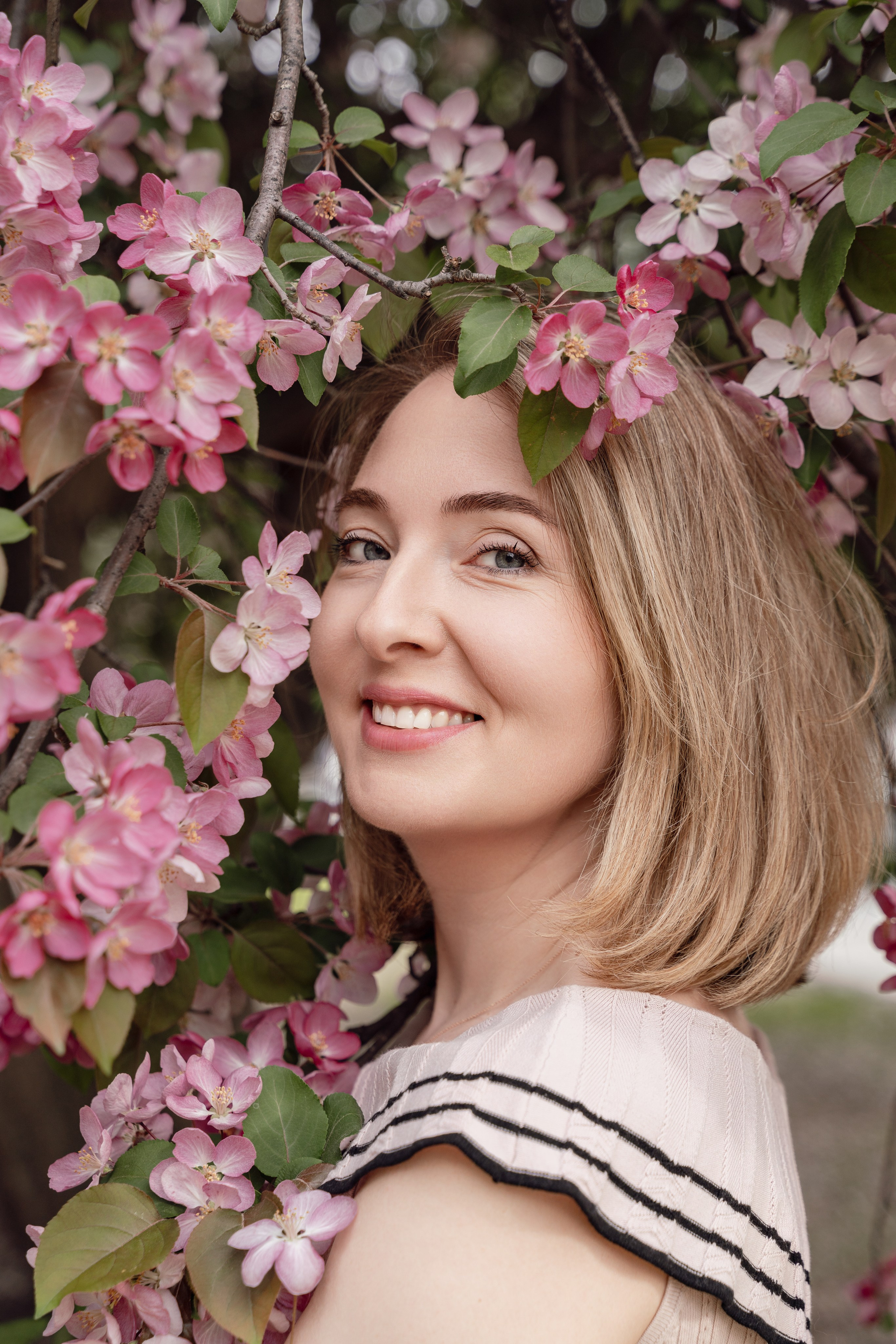 Фотосессия в яблонях. Фотограф Наталья Соколовская. Новосибирск