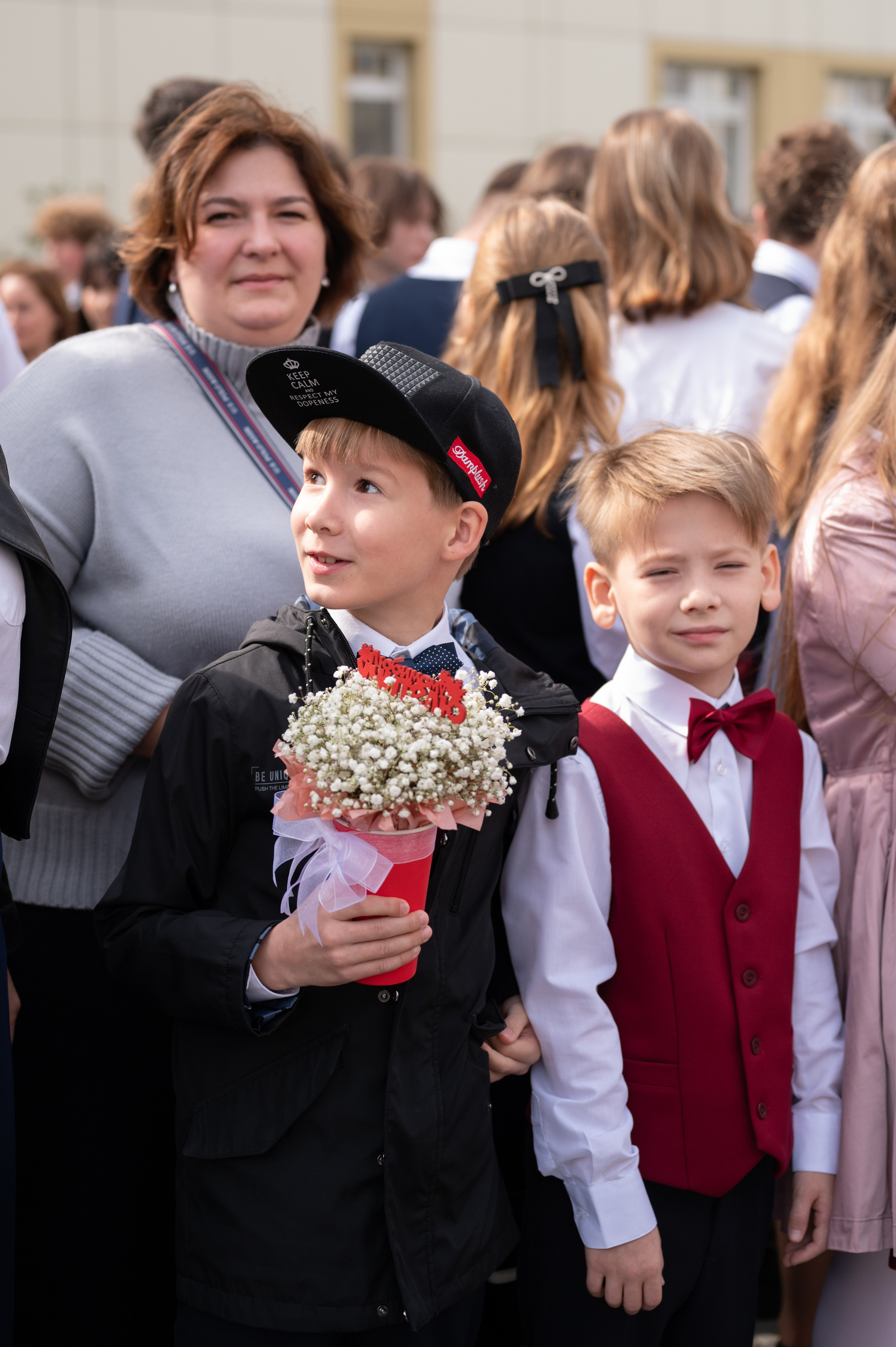 1 сентября 16 гимназия 2 класс (линейка + в классе+ на улице). Фотограф новорожденных, семейный детский в Тюмени Татьяна Морозова