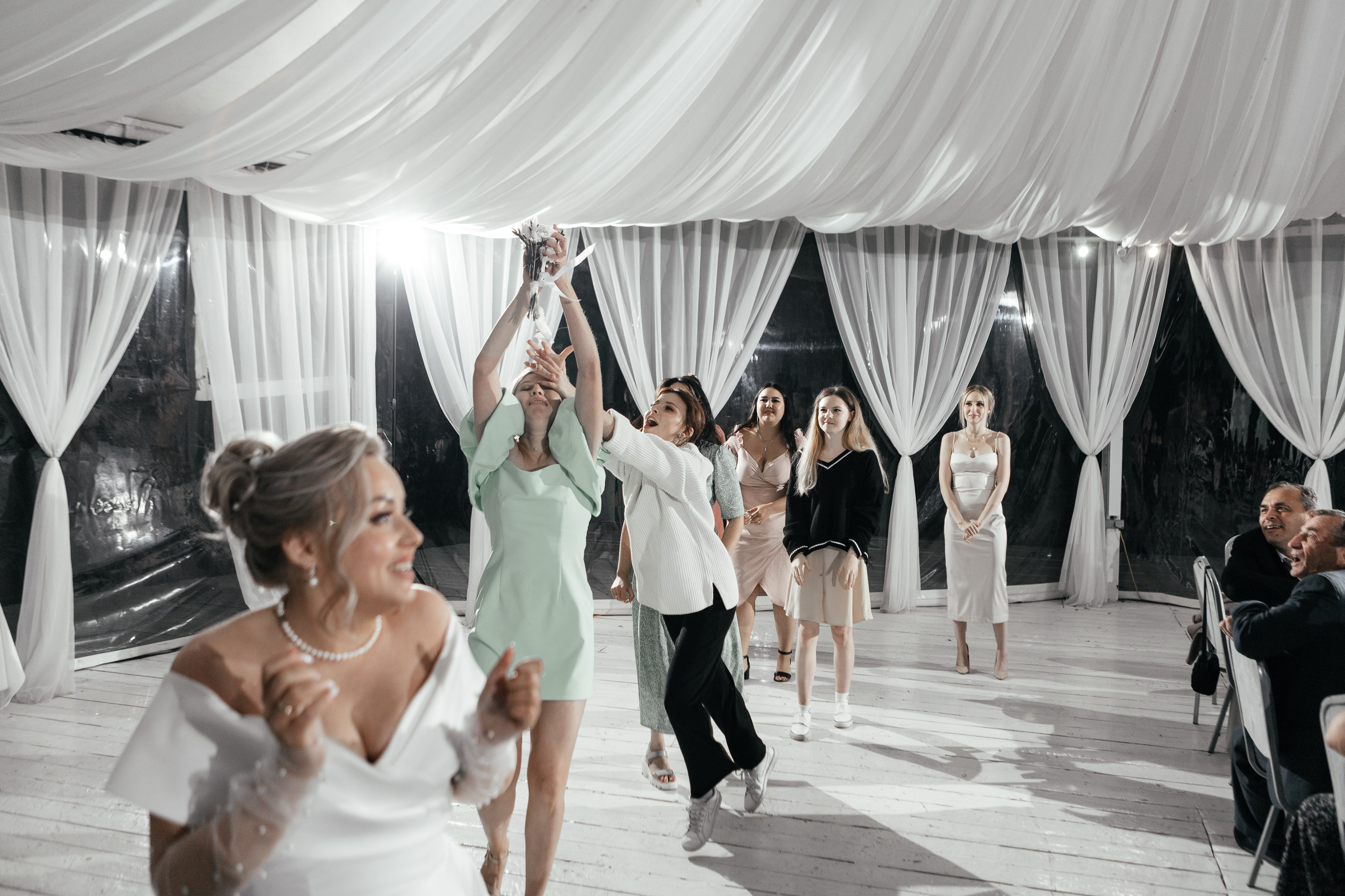 Свадебный фотограф Уфа — Руслан ГабдлисламовЖивые эмоции, красивые кадры, воспоминания на всю жизнь.Работаю по всей Республике Башкортоста. Свадебный фотограф Уфа Руслан Габдлисламов