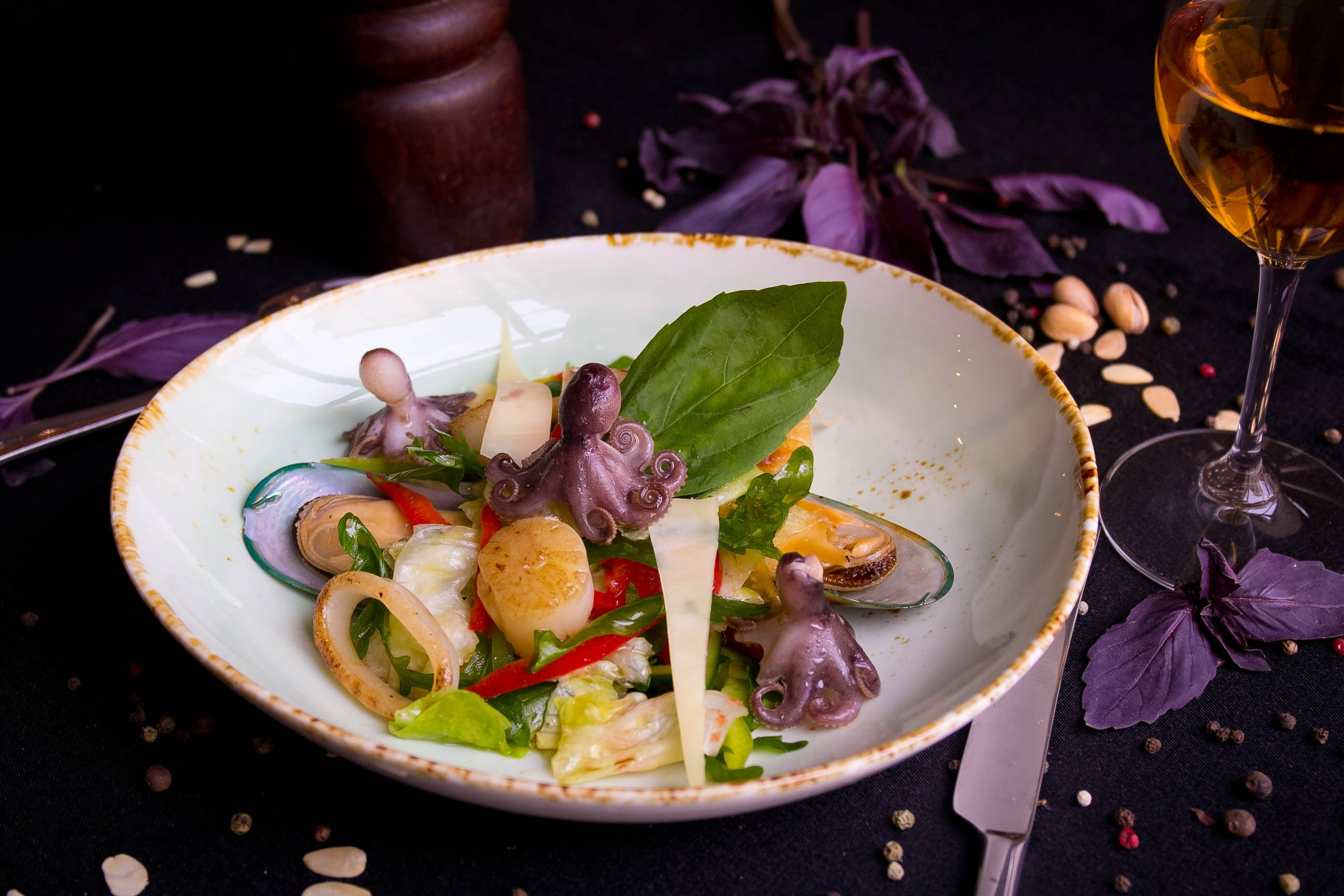 Food & delivery. Photographer Pavel Varlakov