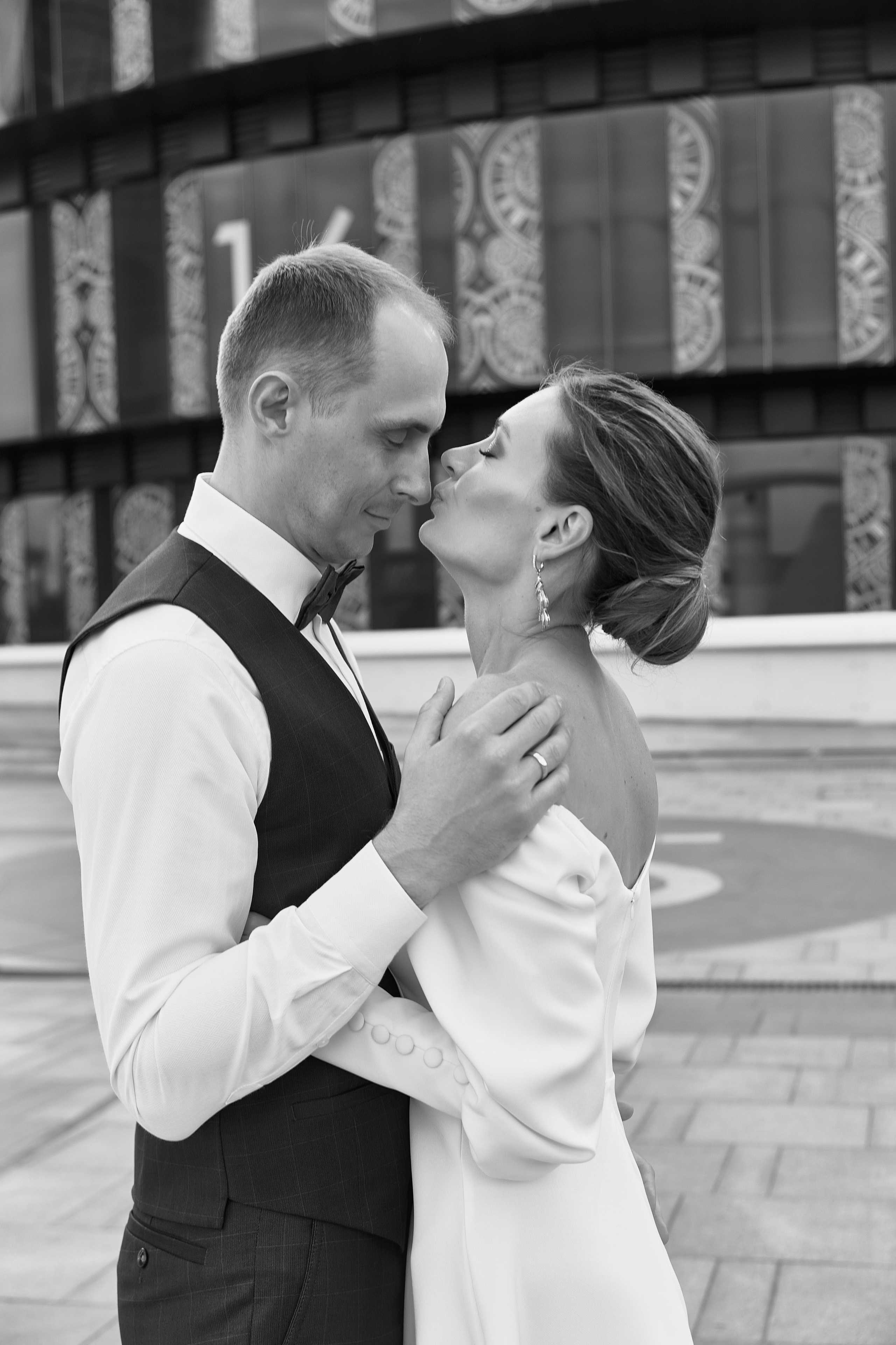 ЗАГС и прогулка в Москва Сити. Женский фотограф Москва, Лобня