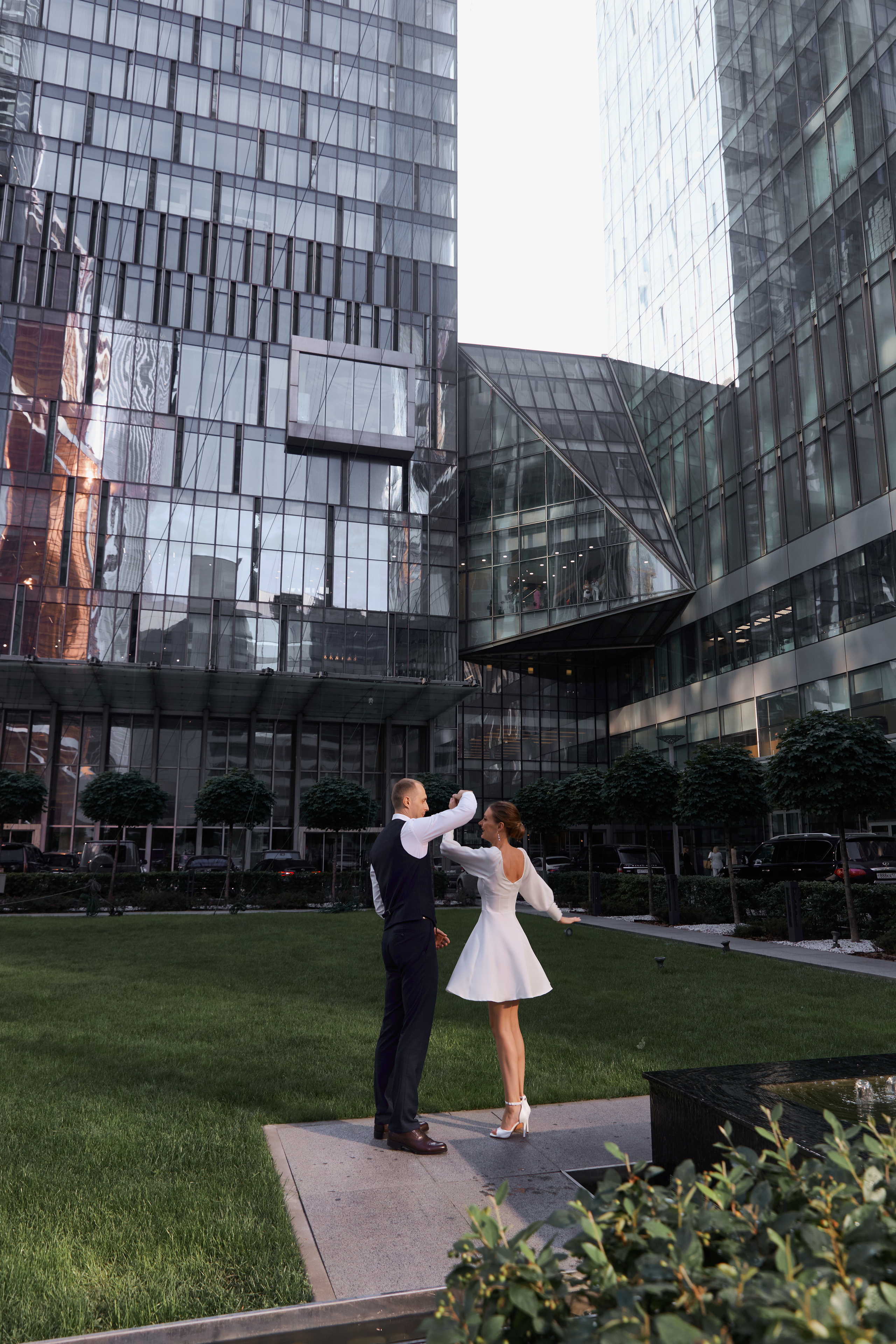 ЗАГС и прогулка в Москва Сити. Женский фотограф Москва, Лобня