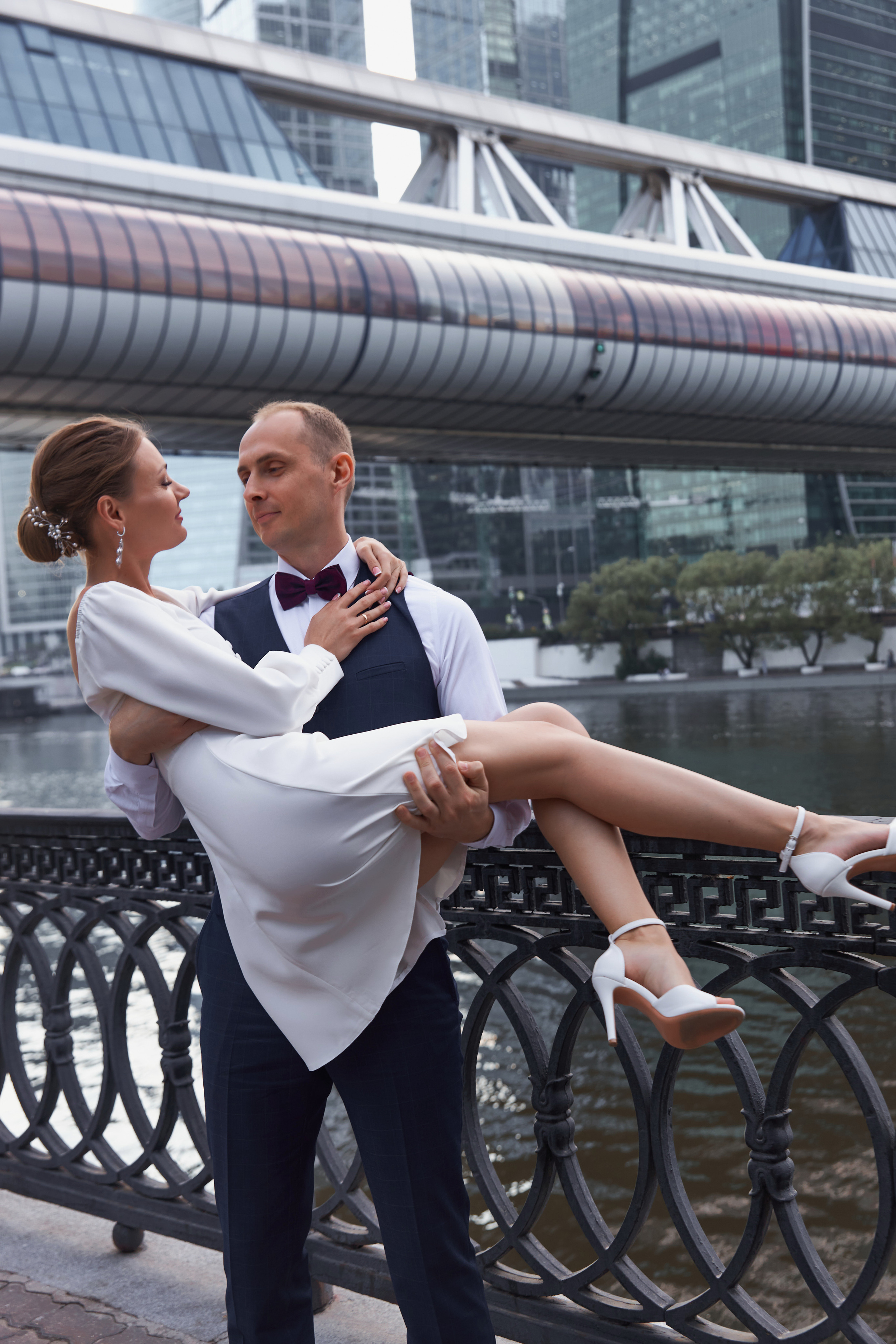 ЗАГС и прогулка в Москва Сити. Женский фотограф Москва, Лобня