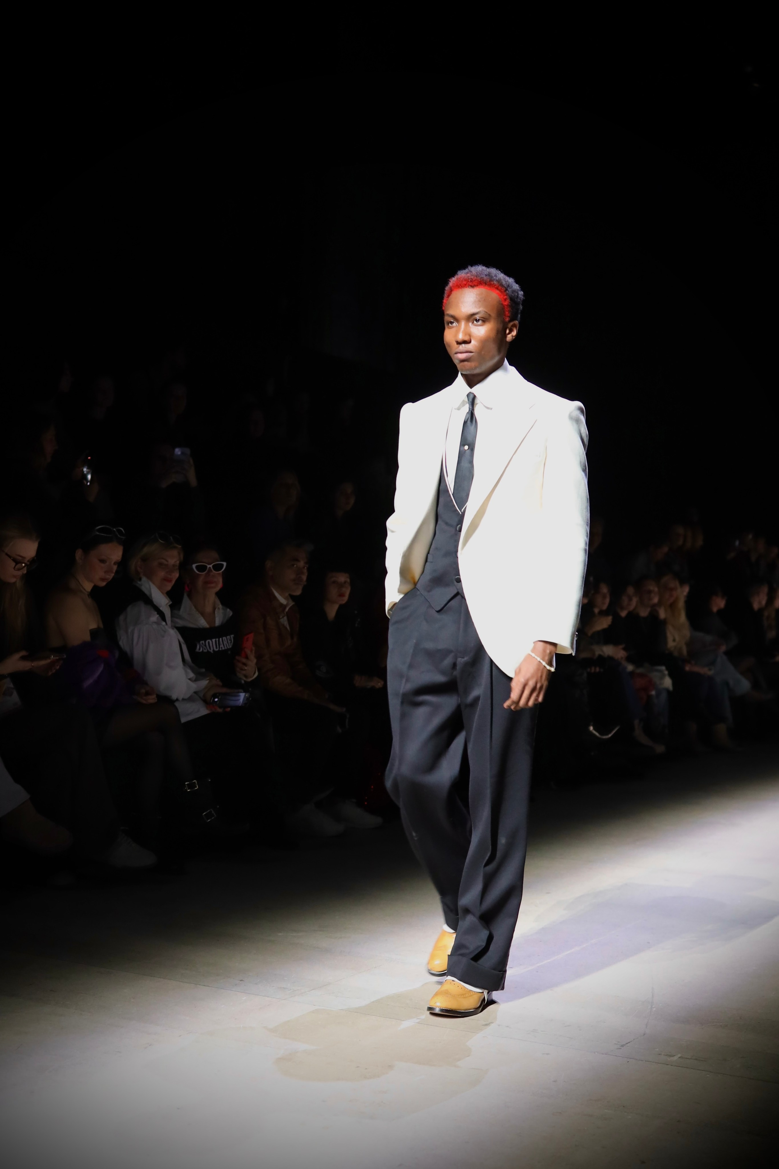 Съёмки модных показов. Фотограф в Москве — Рина Серёгина — съёмка в студии и репортаж