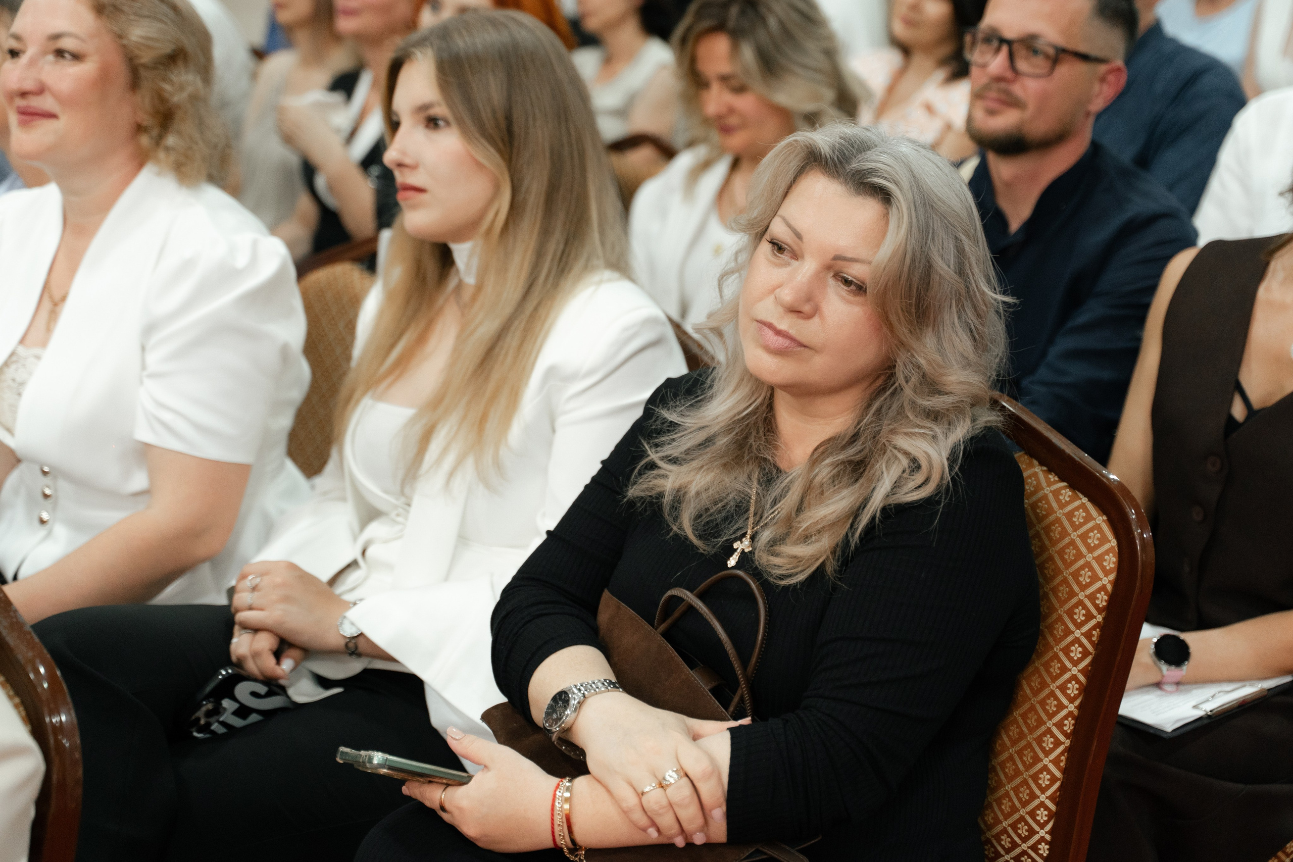 40 Школа 11 класс вручение аттестатов. Выпускные альбомы Натальи Бутко: Новороссийск, Анапа, Геленджик