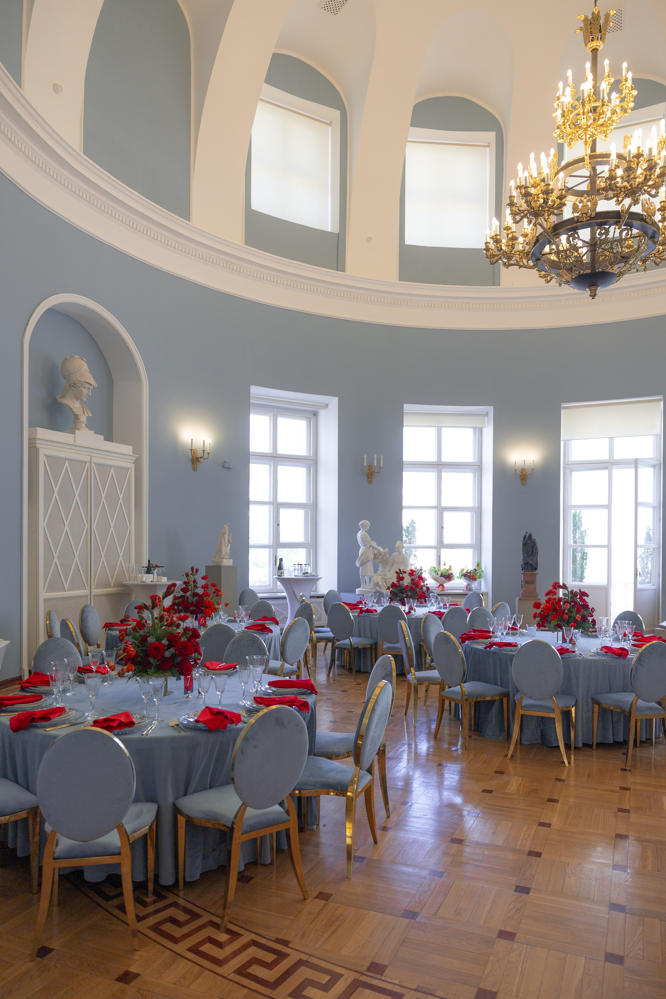 Академия живописи и ваяния И. Глазунова. Kirillova Studio — мастерская декора и событий Юли Кирилловой