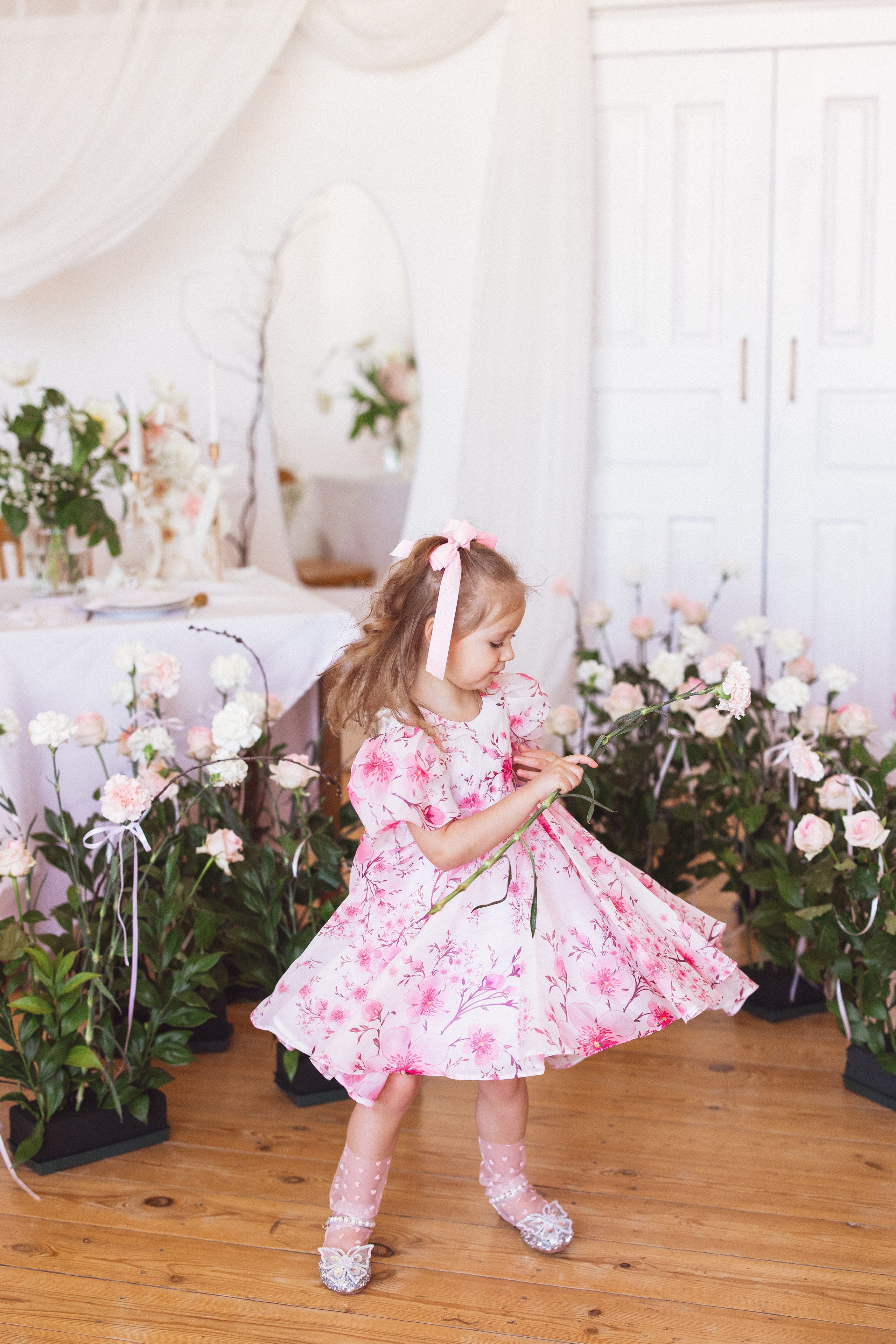 Фотосессия с живыми цветами в фотостудии г. Краснодар. Семейный и детский фотограф в Краснодаре Анна Трашкова