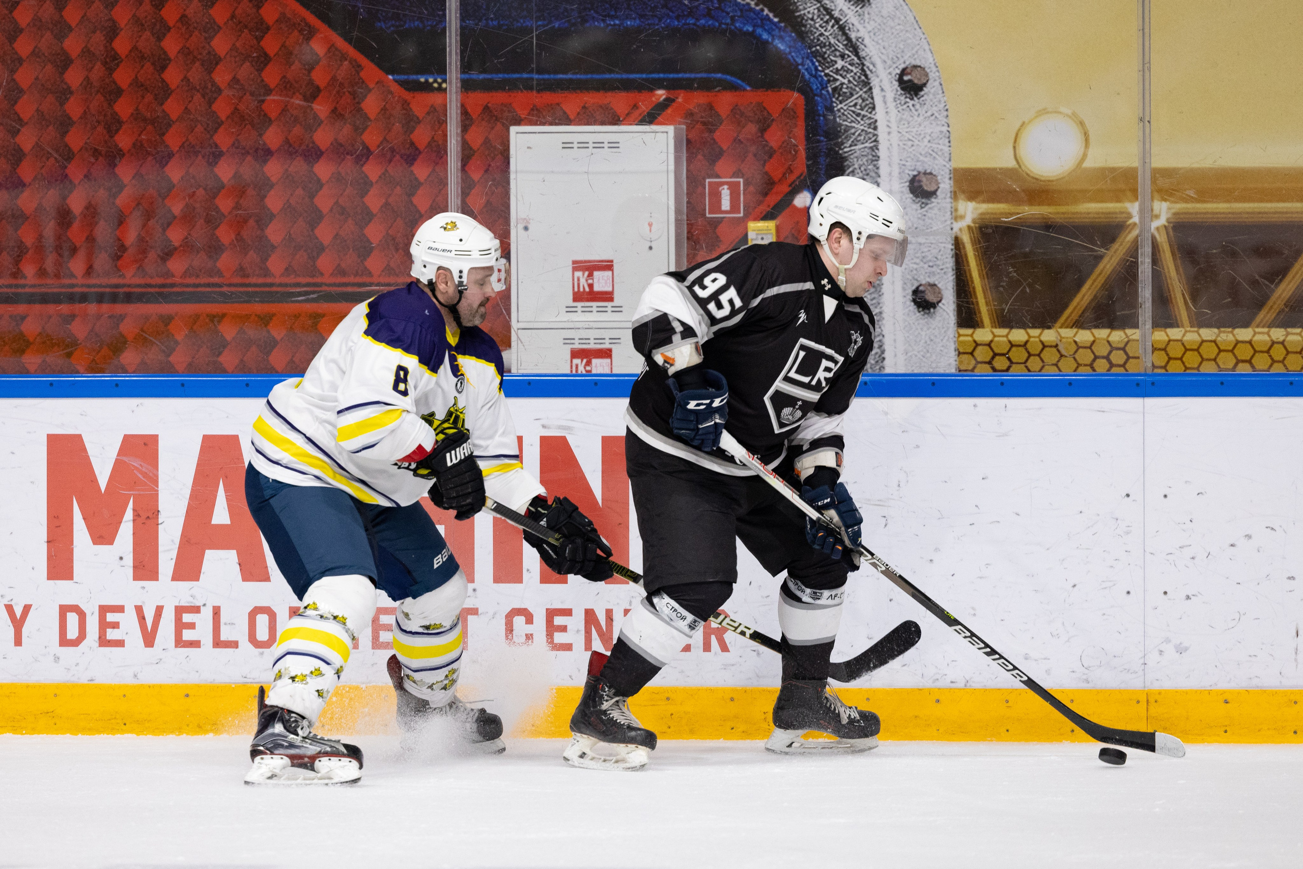 Бульдозер vs. LR-строй. Фотограф Александр Заломаев
