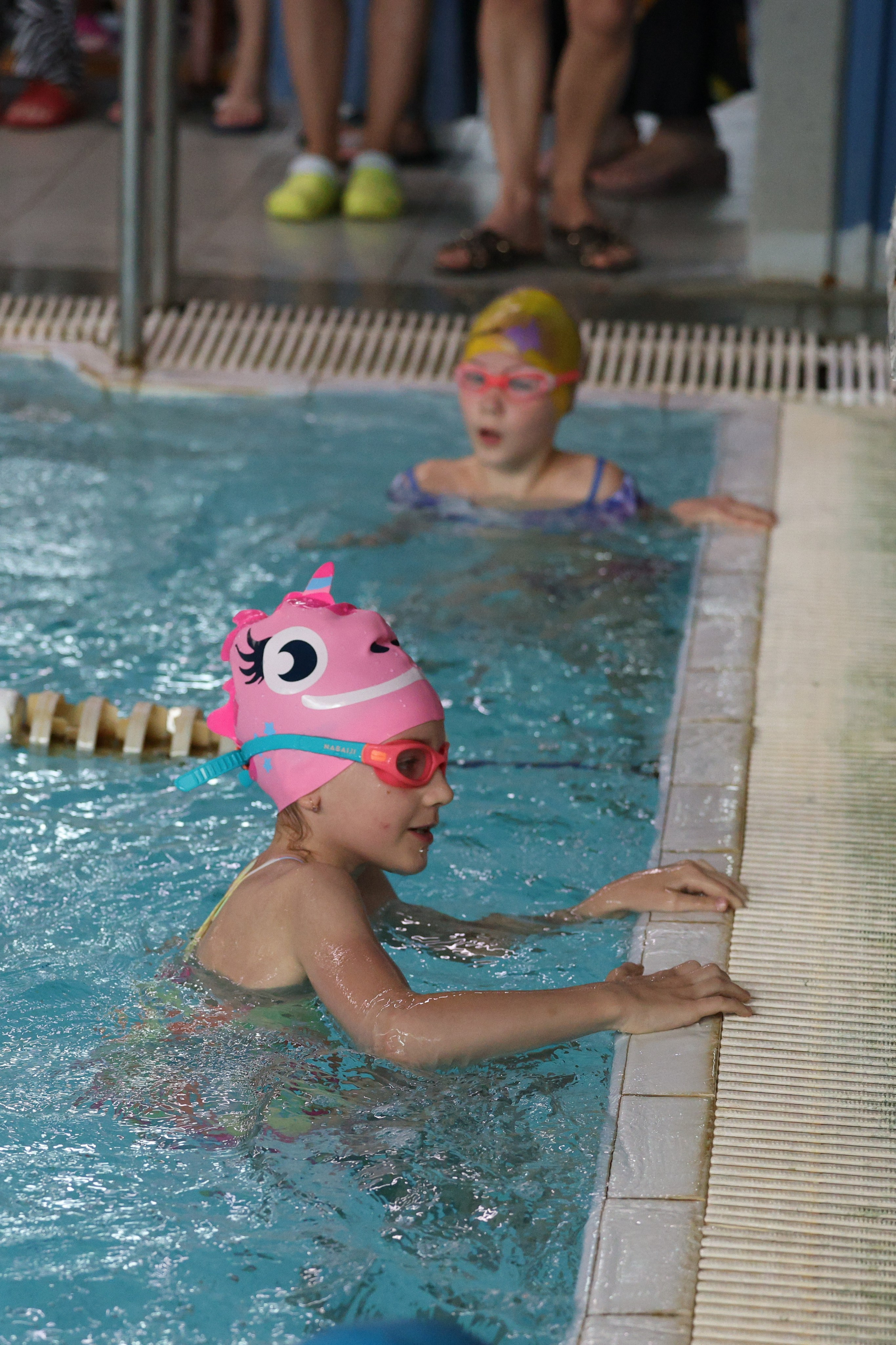 Веселый дельфин. Плавание. Дети 8-9 лет. Фотограф Александр Заломаев