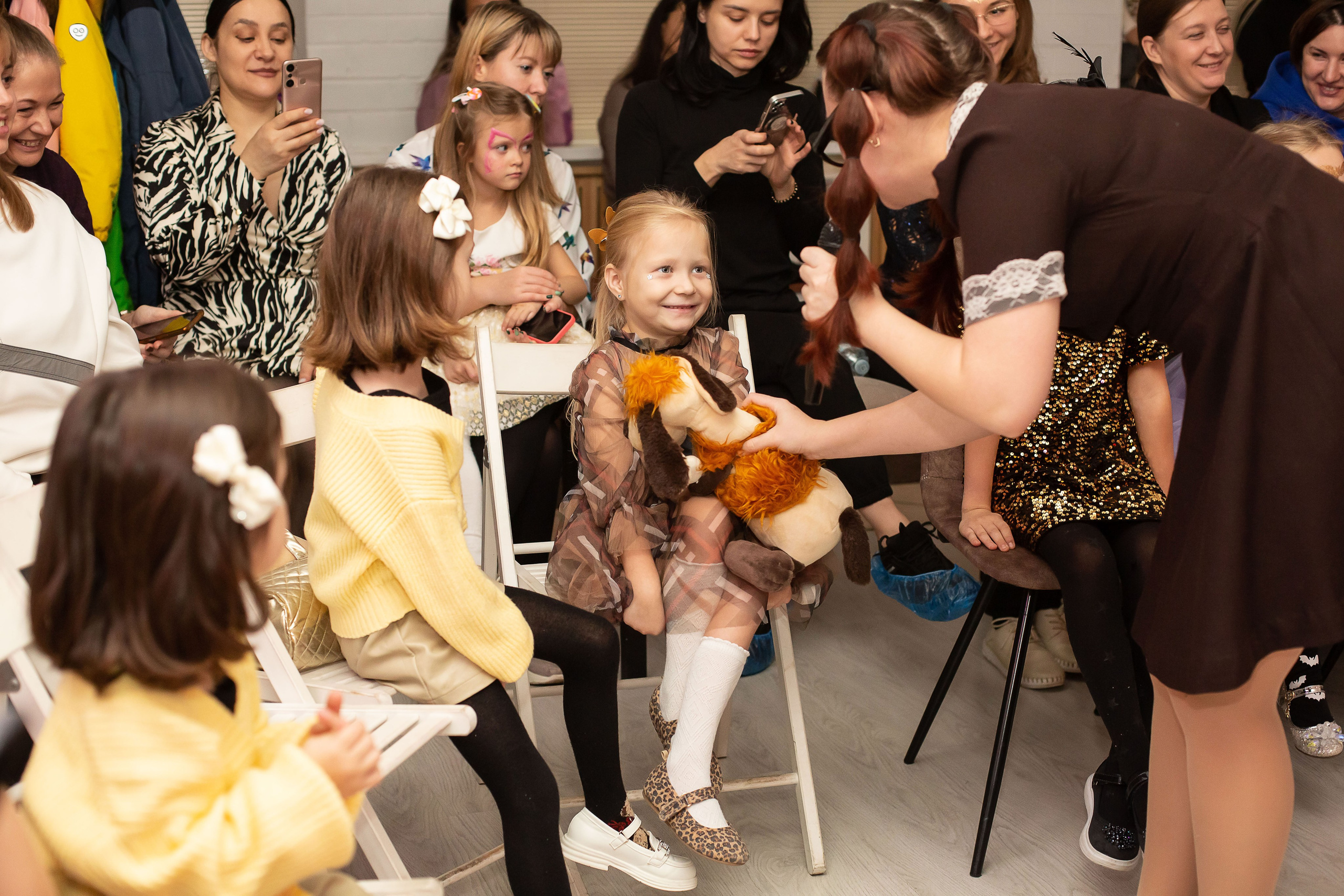 Верхом на помеле спектакль интерактивный. Семейный и детский фотограф Анна Петракова