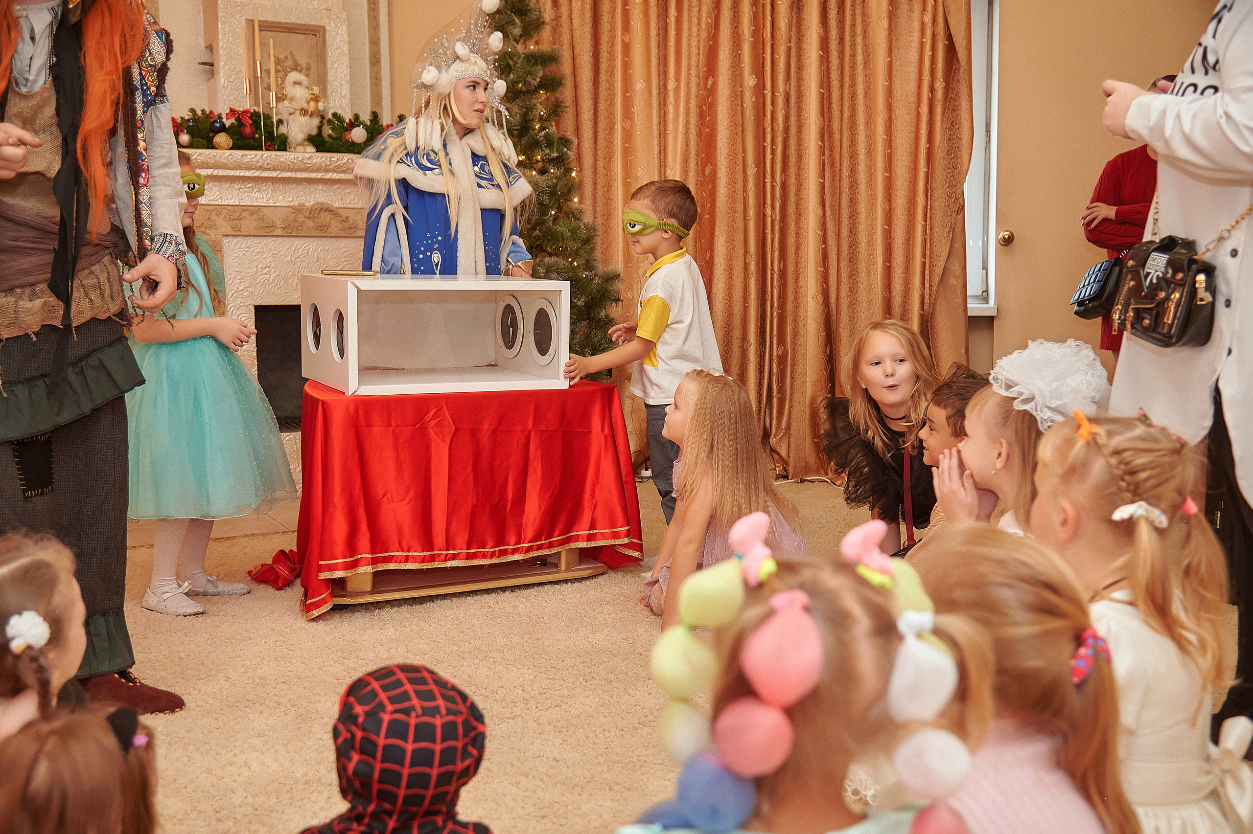 Портфолио репортажной фотосъёмки: Звёздный Дом Деда Мороза. Фотограф Яковлев Роман — Красноярск