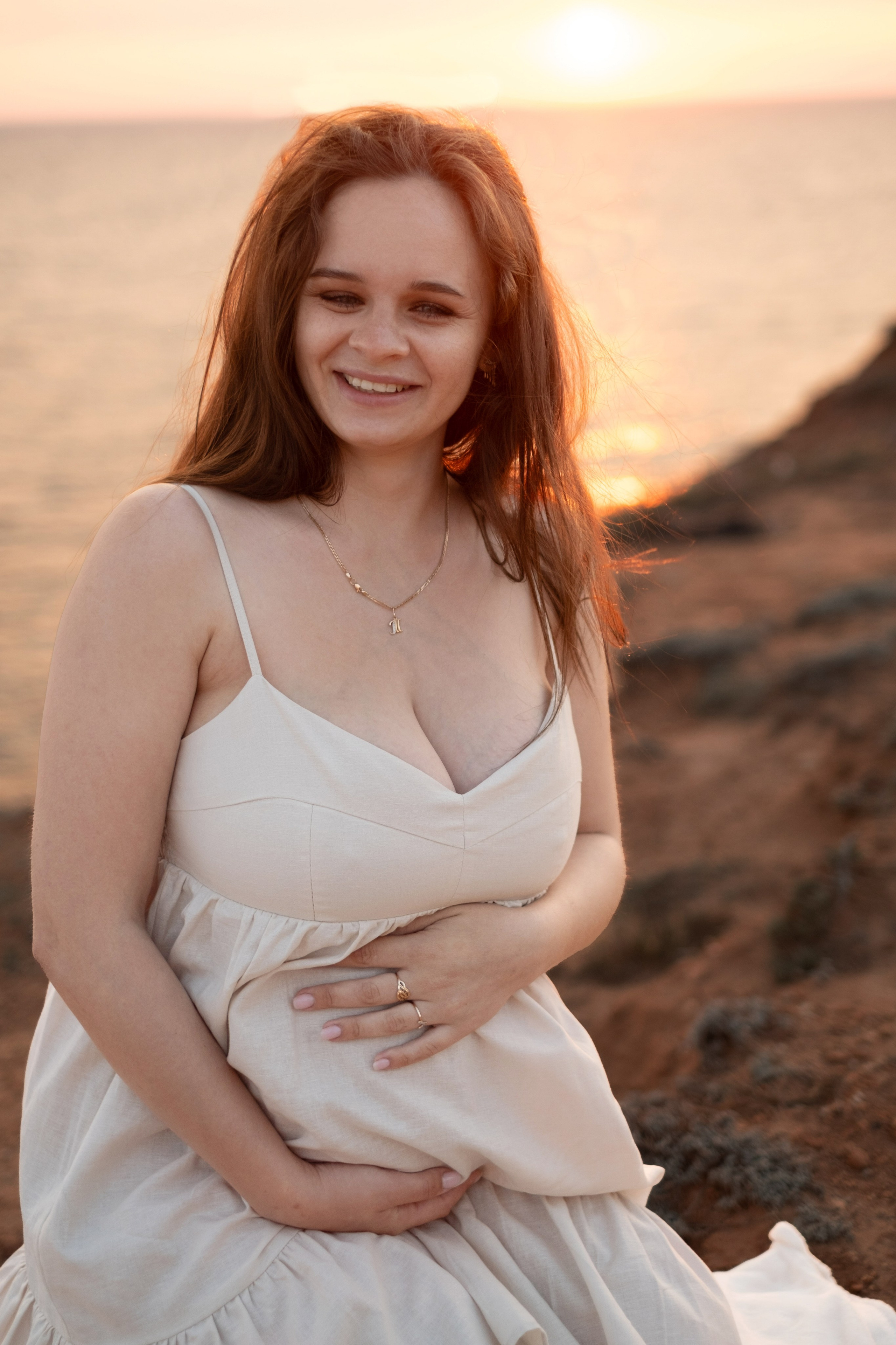 Беременность. Профессиональная фотосъемка в Крыму. Натуральные эмоции и живые кадры. Забронируйте дату прямо сейчас!