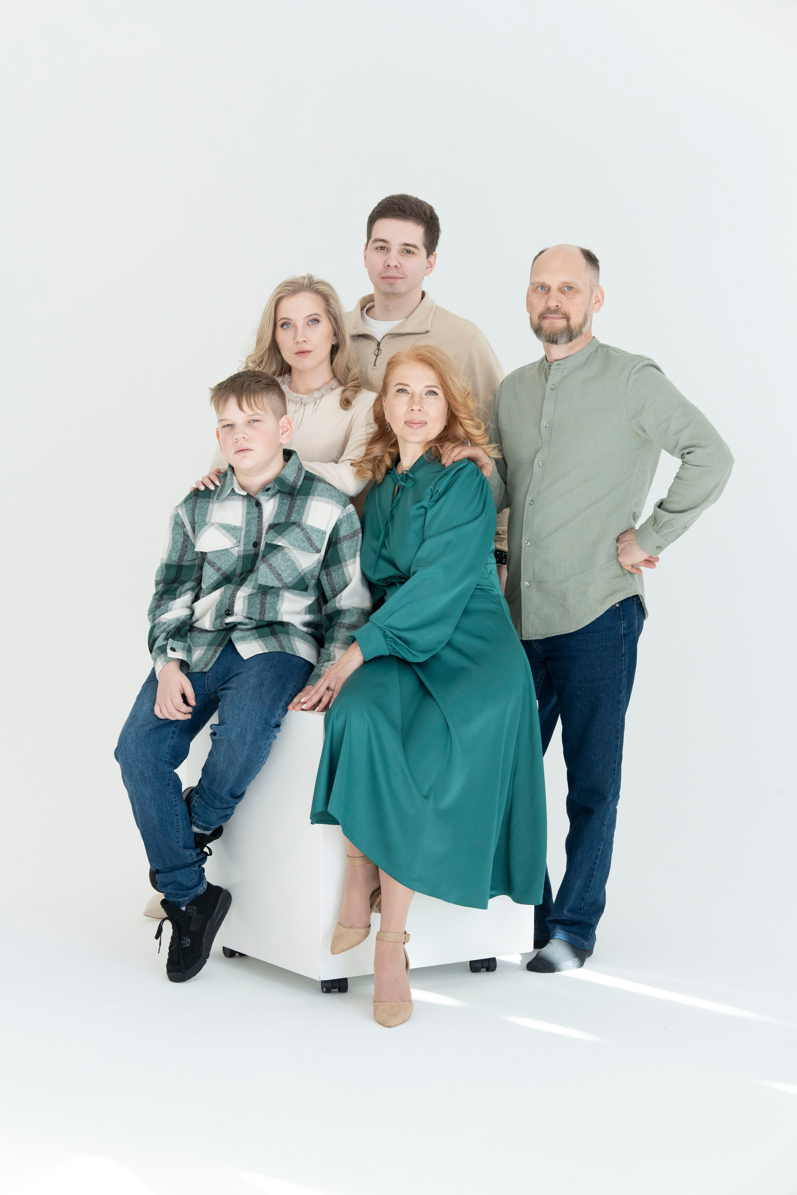 Марина, Андрей, Вероника, Никита и Роман. Главная