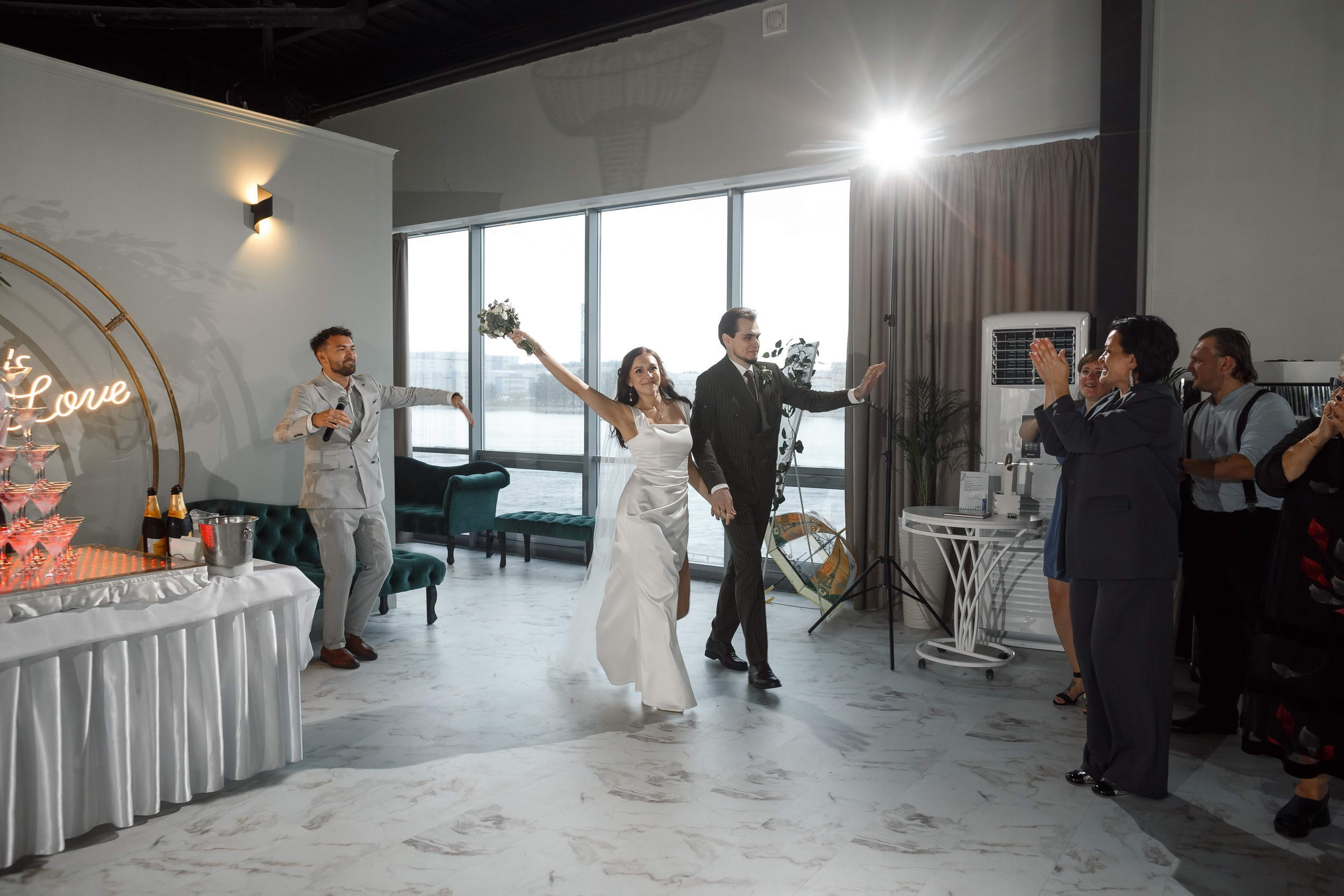 Свадебная фотосессия в Санкт-Петербурге. Свадебный фотограф Игорь Брундасов 8PHOTO на свадьбу венчание загс СПб