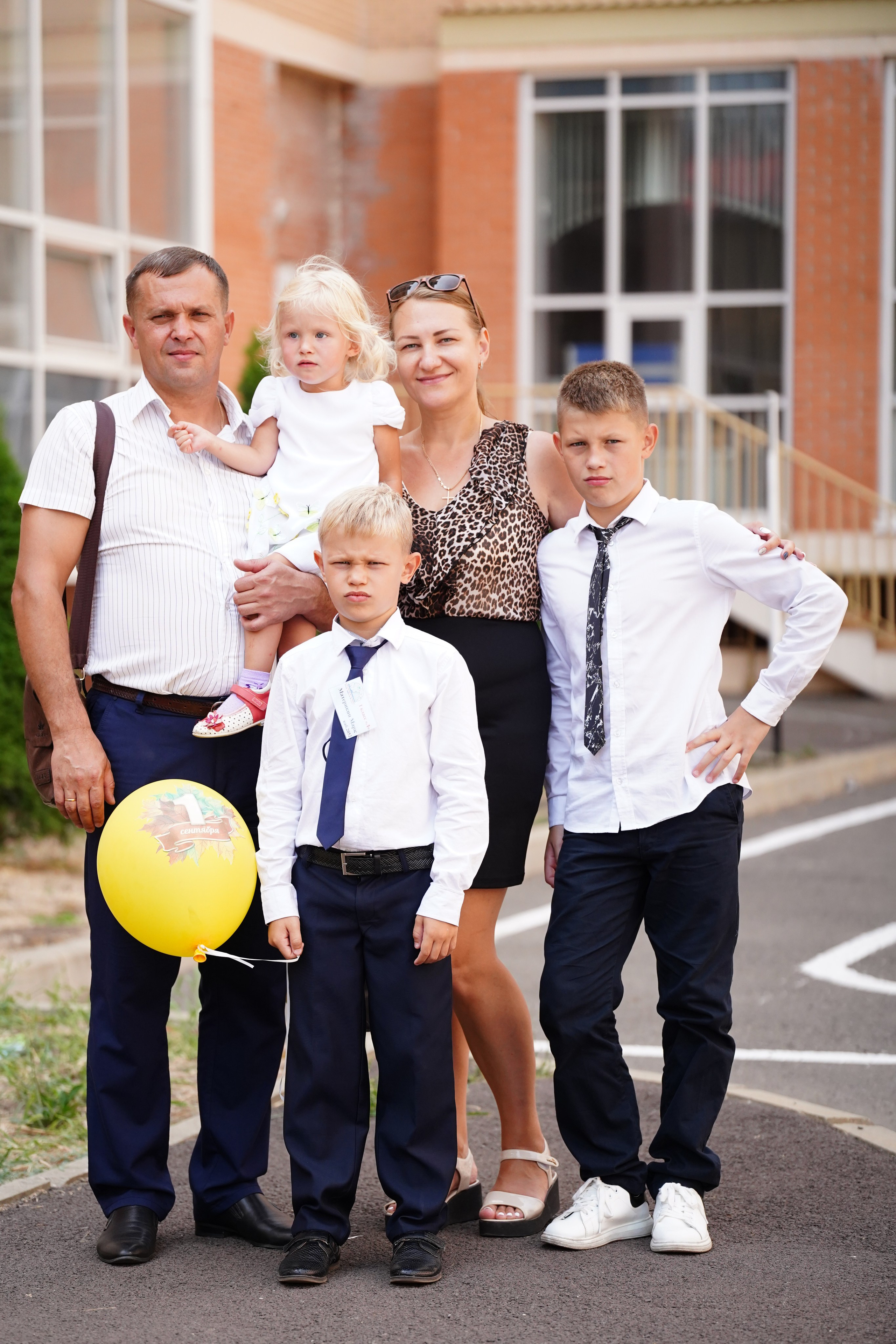 1 сентября Линейка. MEMENTO.Выпускные альбомы, школьные, юбилейные и другие книги. Ростов-на-Дону