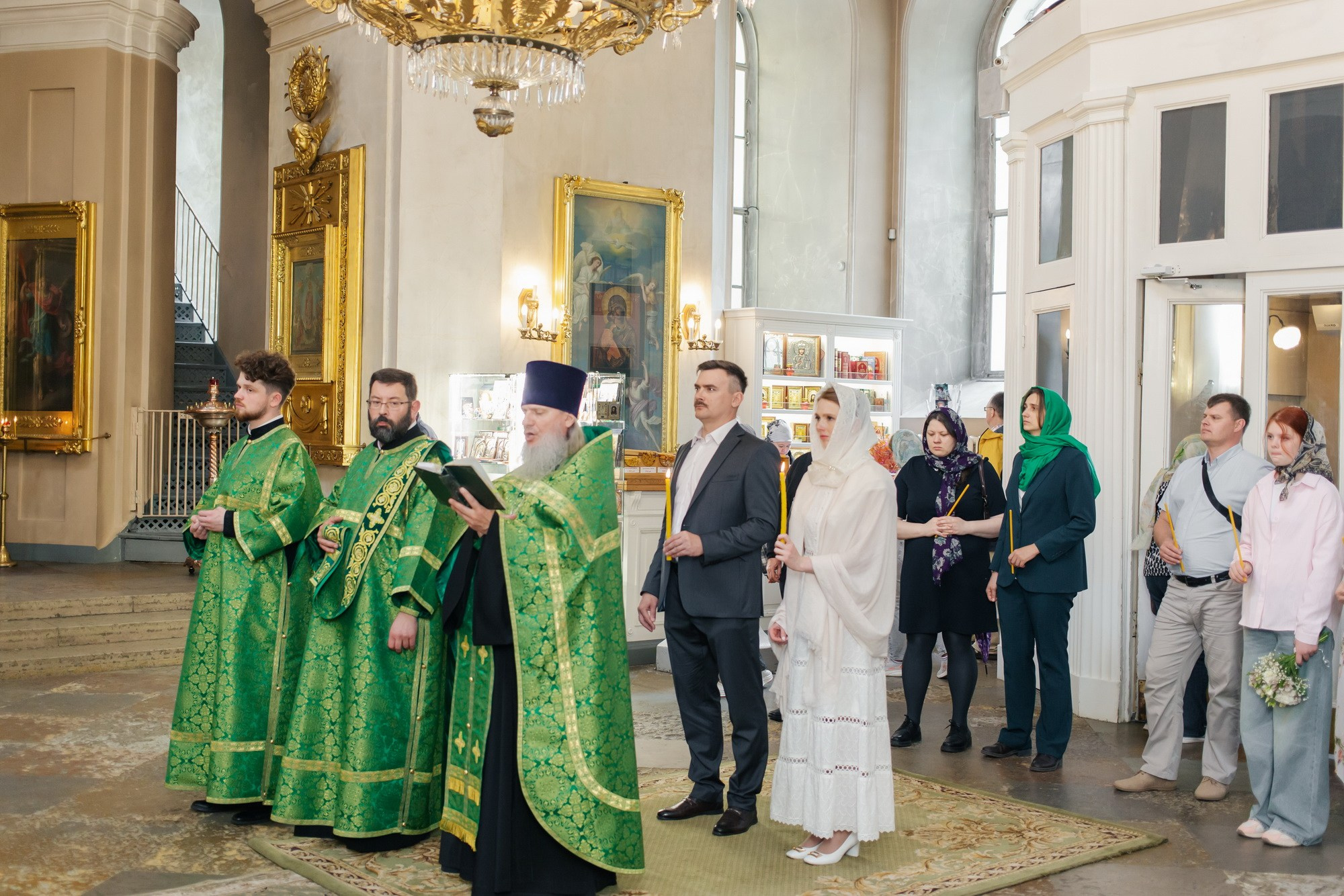 Венчание в Спасо Преображенском соборе сколько стоит, где повенчаться в Питере, обвенчаться в Санкт Петербурге, какую церковь выбрать для венчания, стоимость венчания в СПб