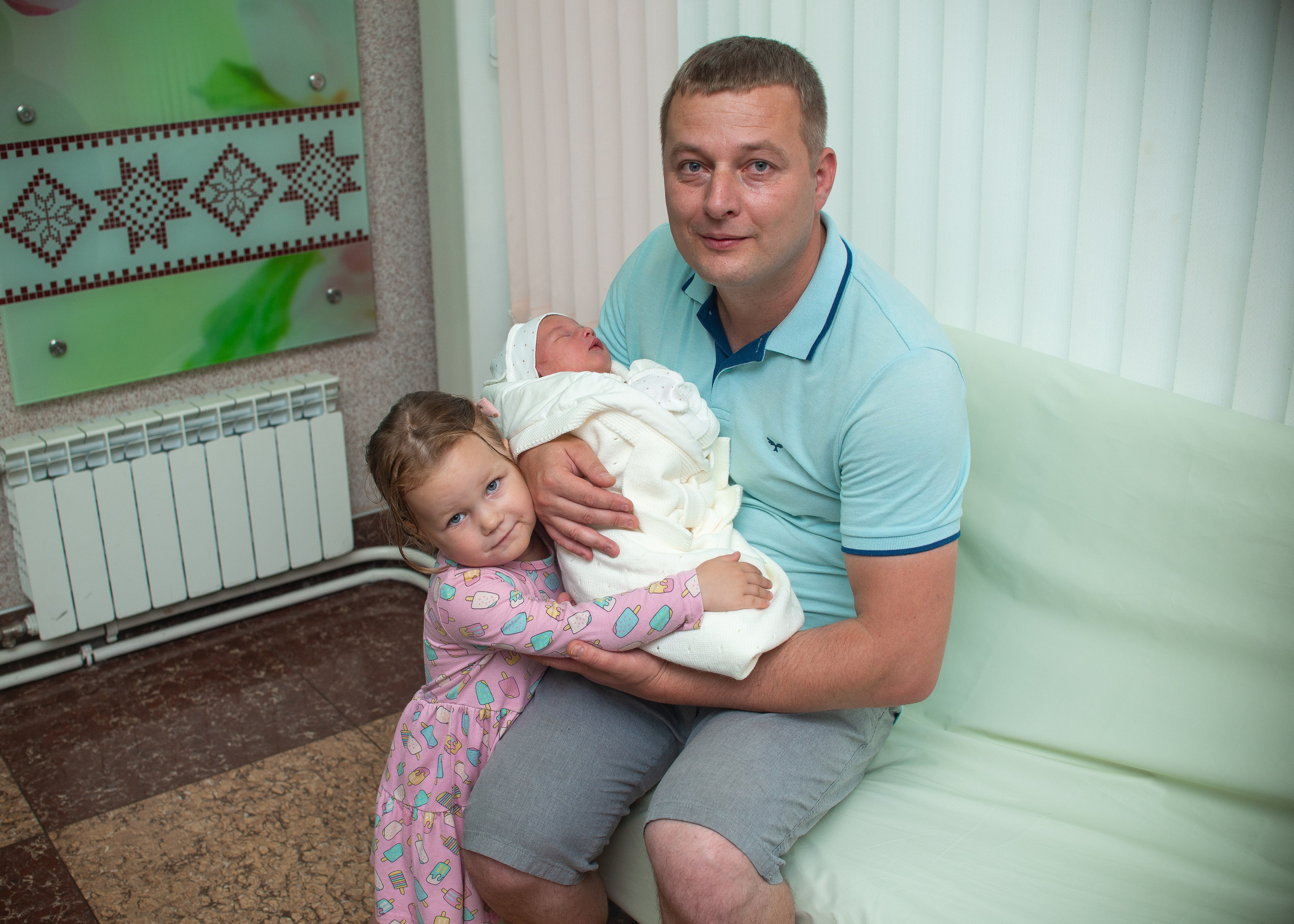 Выписка Надюши 5РД. Семейный фотограф на выписку из роддома и крещение Минск Настя Гришук