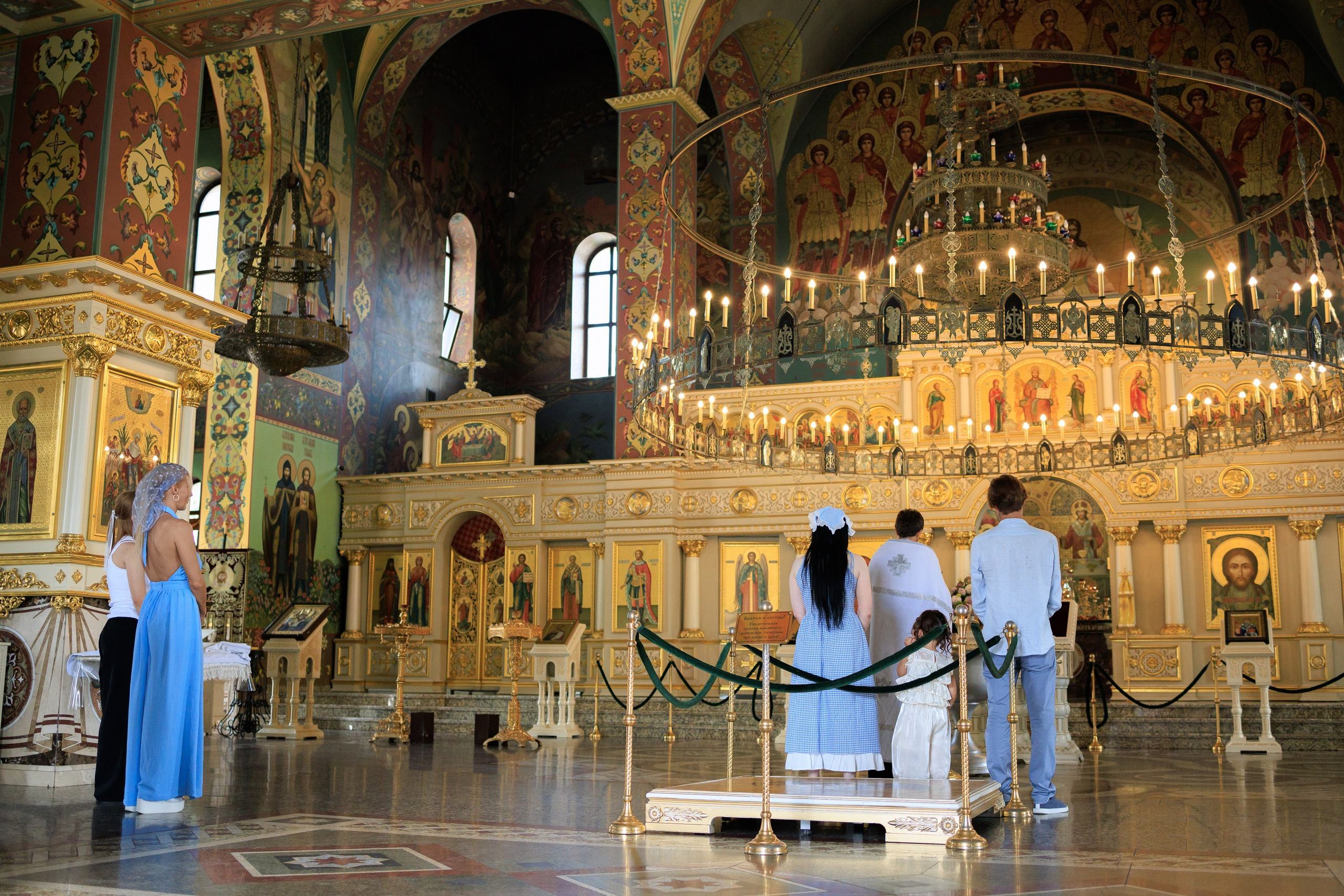 Фотосъёмка таинства крещения и крестин в городах Я фотограф снимающий венчания в городах Минеральные Воды, Пятигорск, Кисловодск, Ессентуки,. Репортажный и свадебный фотограф Пятигорск и КМВ
