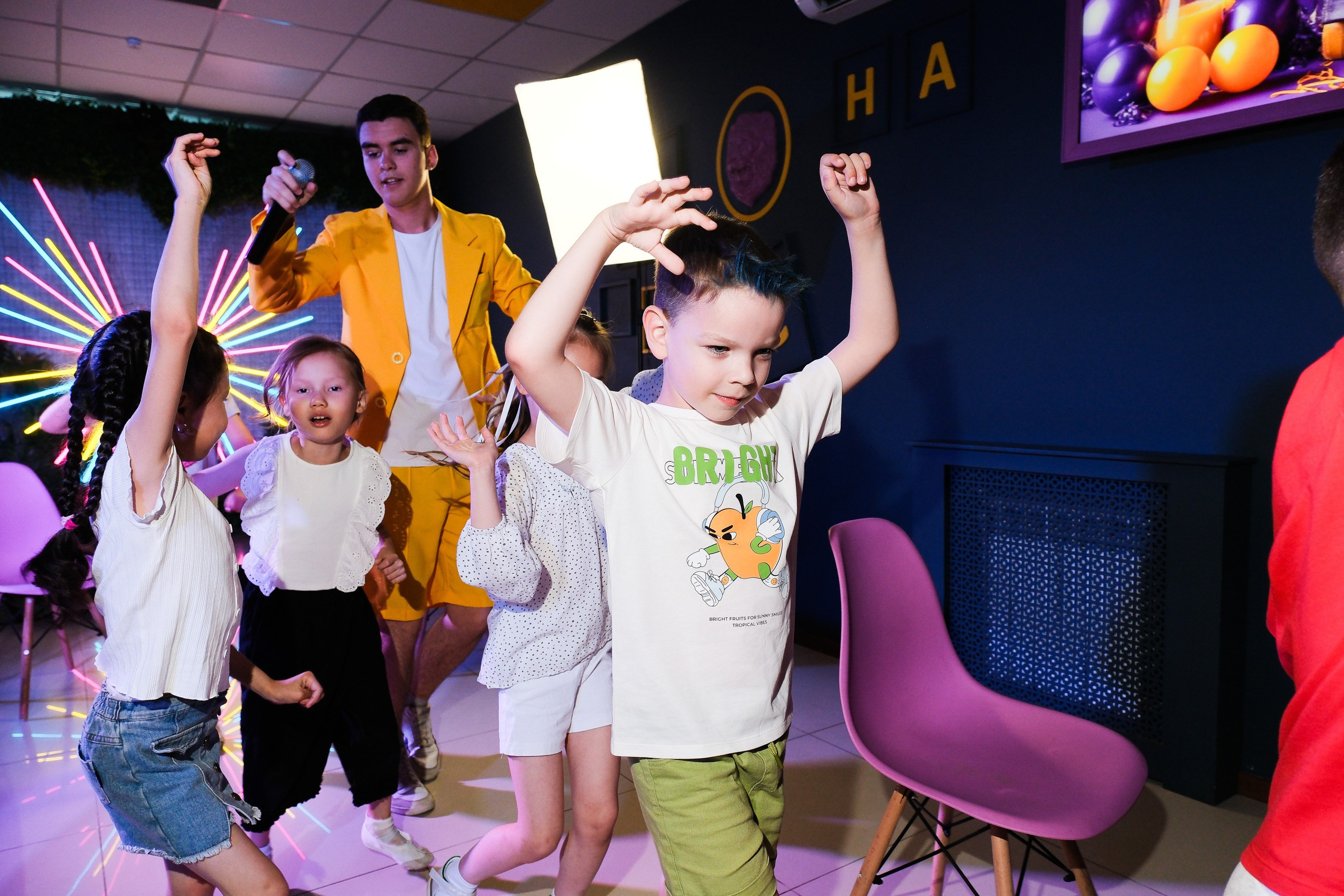 Детский сад. Выпуск. Вечер. Фотограф Анатолий Деникин