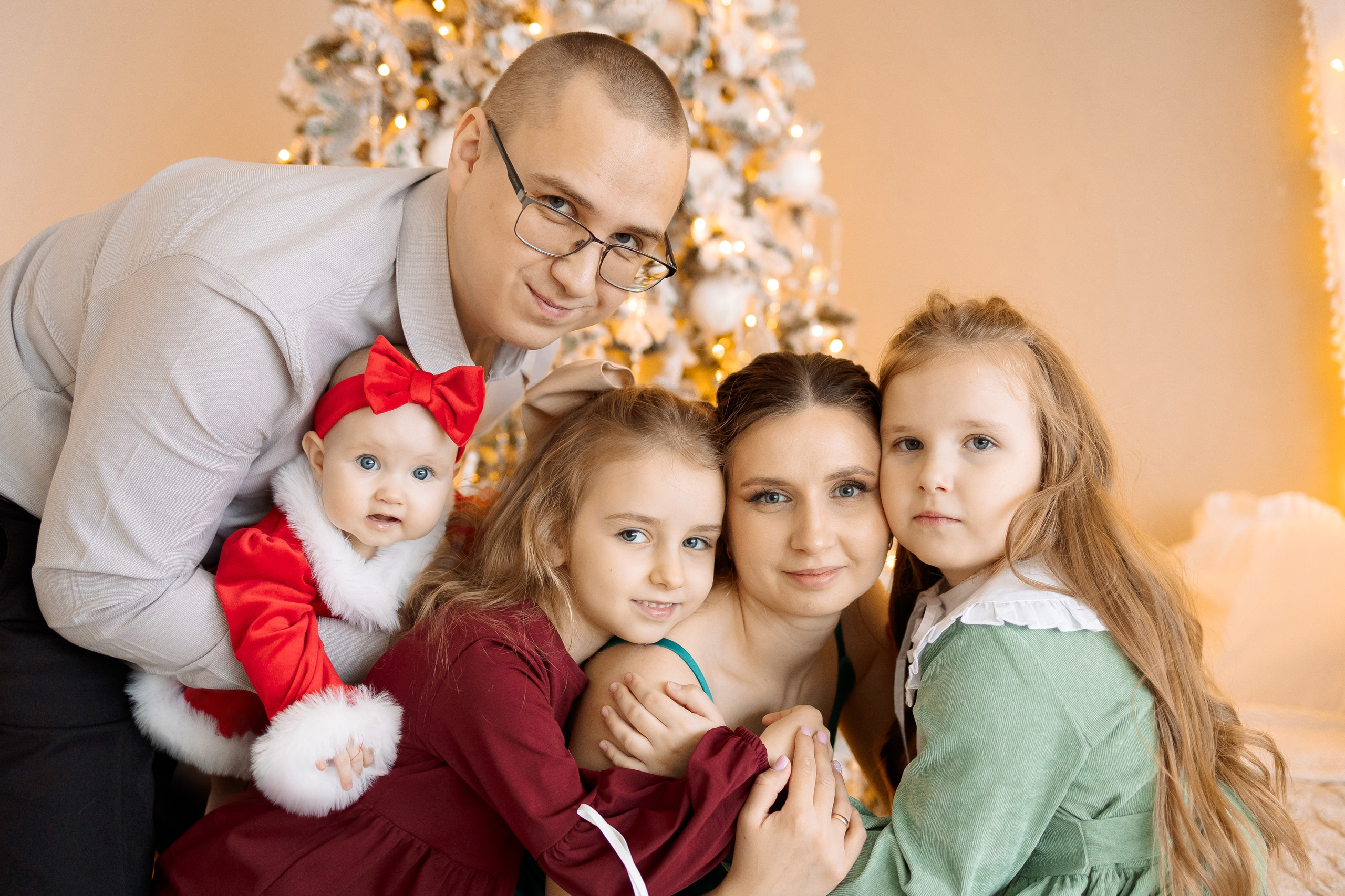 Новогрдняя семейная фотосессия с дочками. Семейный Фотограф в Москве Евгения Симоненко