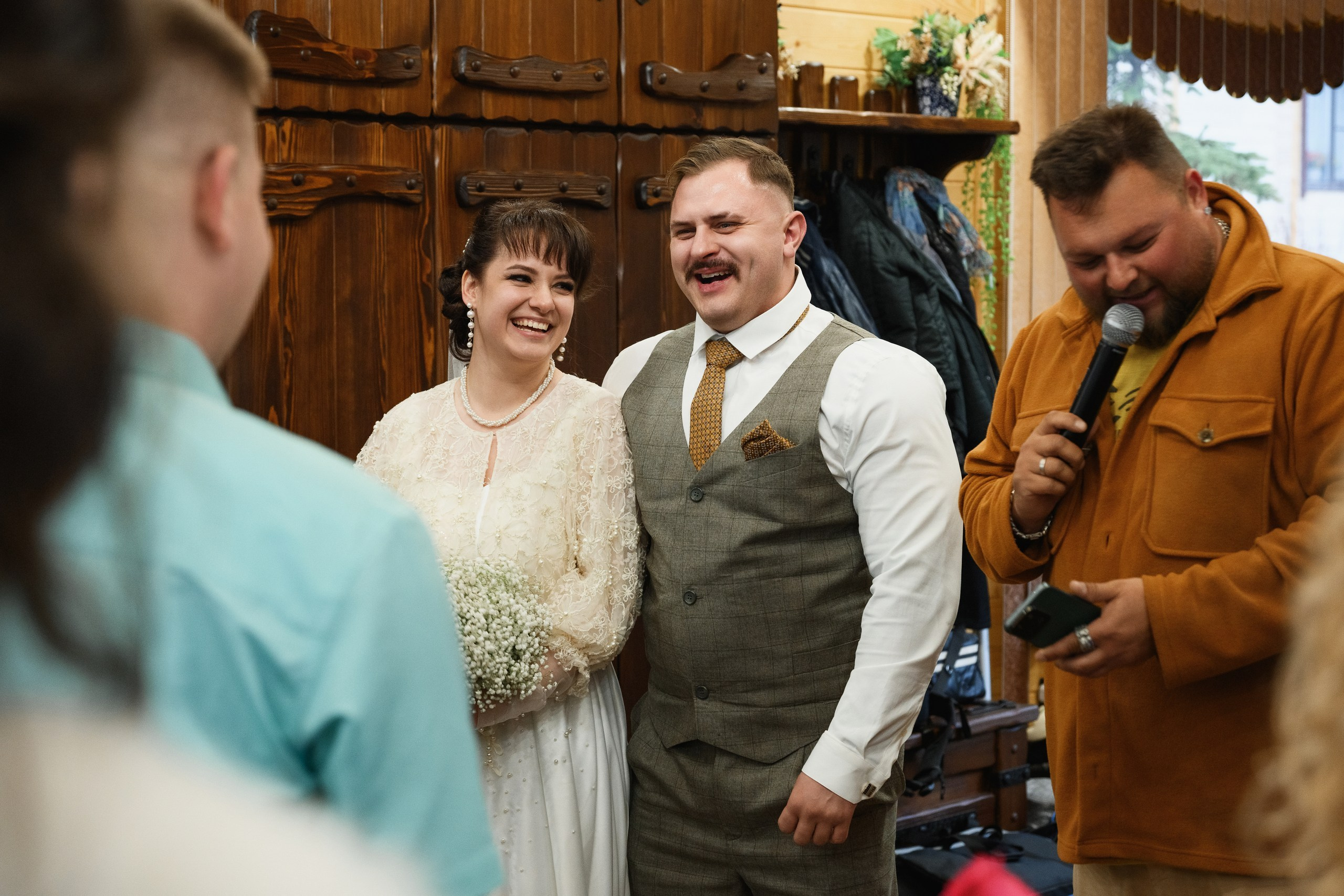 Свадебная фотосессия в Петропавловске-Камчатском. Профессиональная съемка для влюбленных пар в Петропавловске-Камчатском. Студийная свадебная фотосессия в Петропавловске-Камчатском. Эмоциональные и живые свадебные фотографии в Петропавловске-Камчатском. Стоимость свадебной фотосессии в Петропавловске-Камчатском.