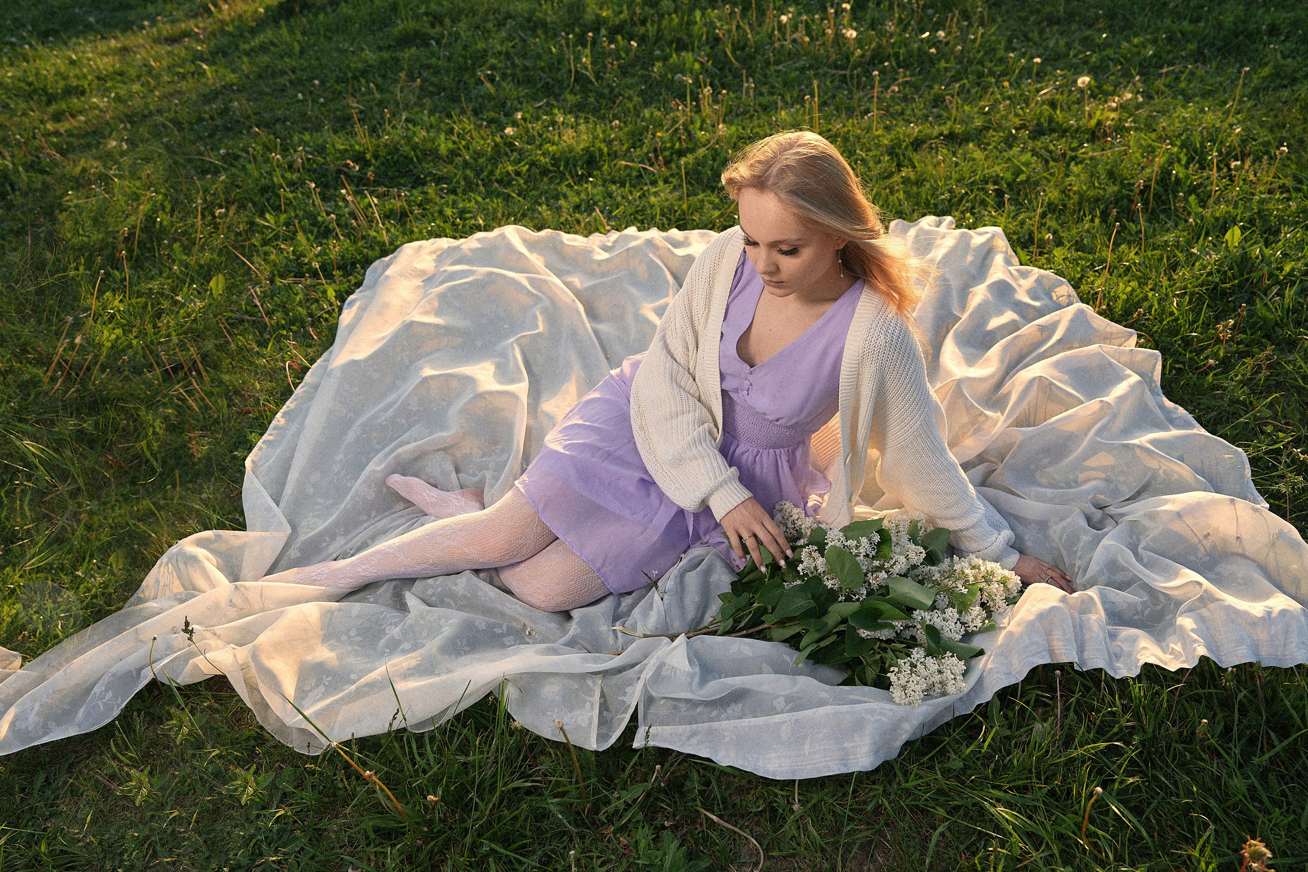 Съемка Кати с сиренью на закате. Фотограф Светлана Боровикова в Домодедове