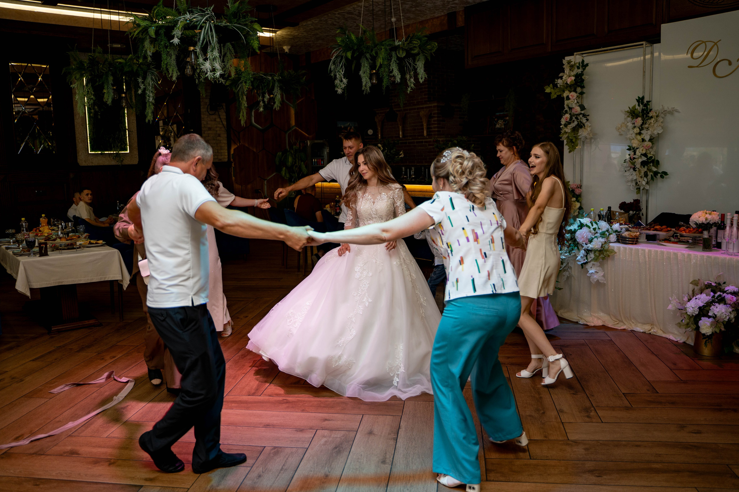 Данил и Анастасия. Видеосьемка, фотосьемка свадеб, юбилеев, утренников в Краснодарском кр