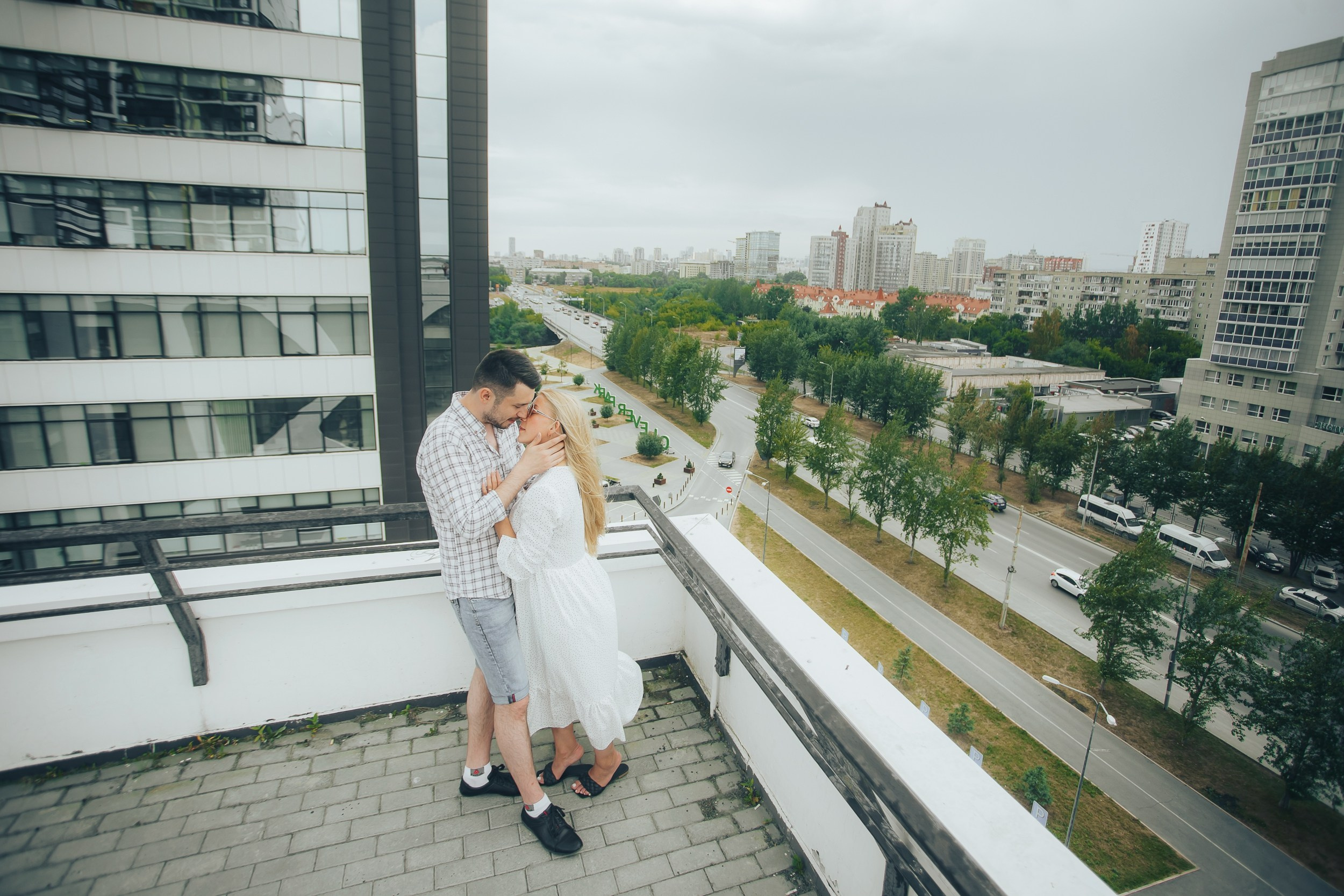 Лавстори. КлеверПарк. Ваш свадебный и семейный фотограф