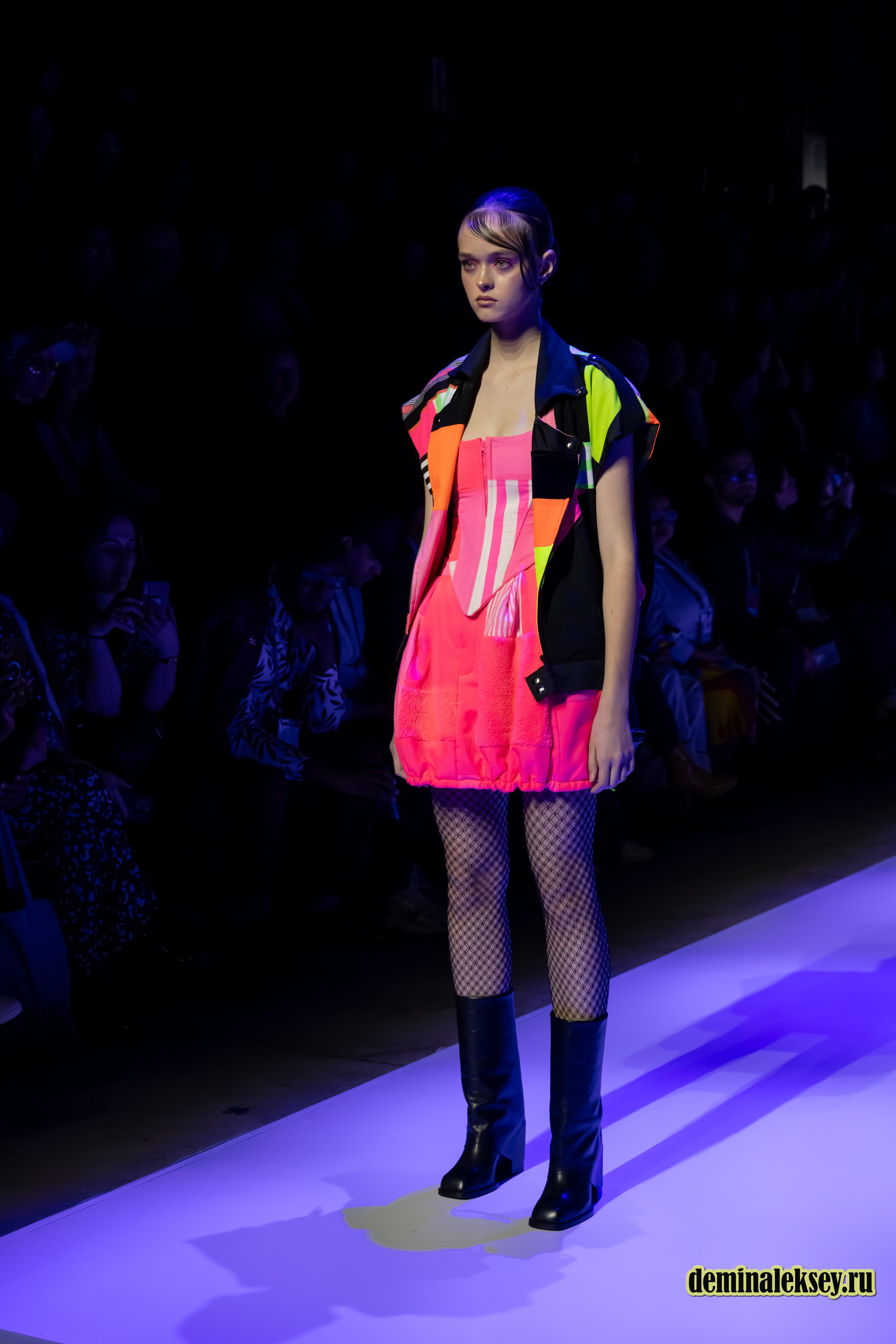 Московская неделя моды 2024 4 октября дизайнер RAEGITAZORO Индонезия. Репортажный, семейный и студийный фотограф в Москве Демин Алексей