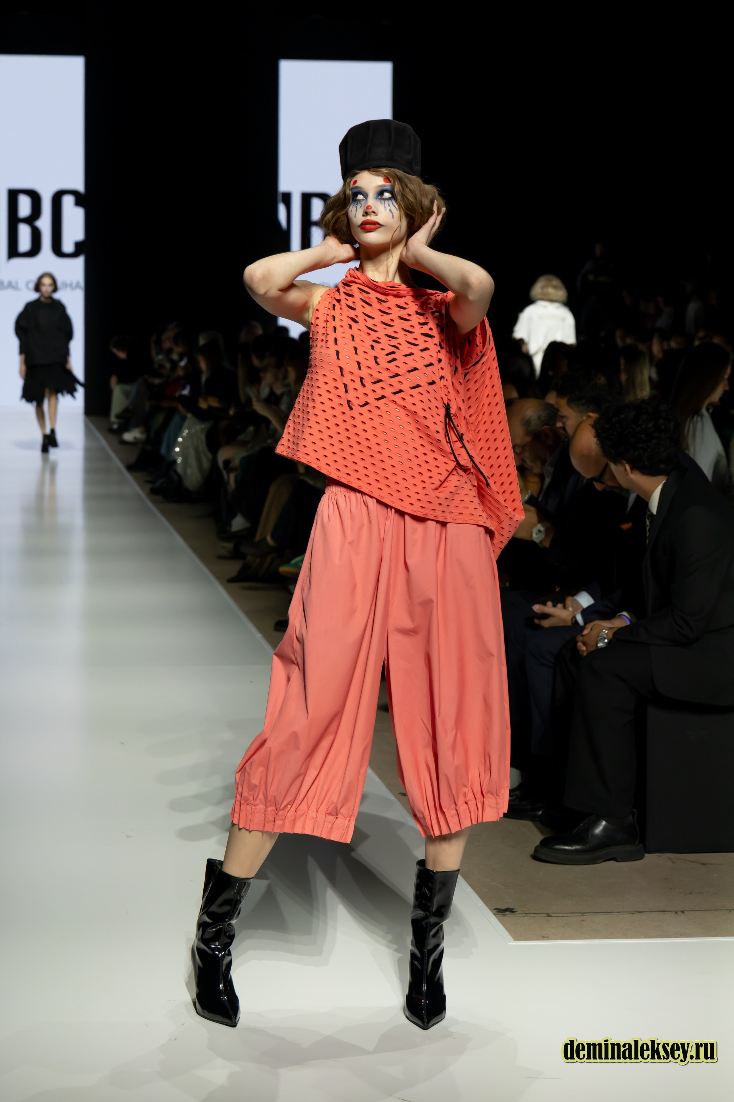 Московская неделя моды 2024 9 октября дизайнер NITIN BAL CHAHUAN presented by Fashion Design Council of India. Репортажный, семейный и студийный фотограф в Москве Демин Алексей