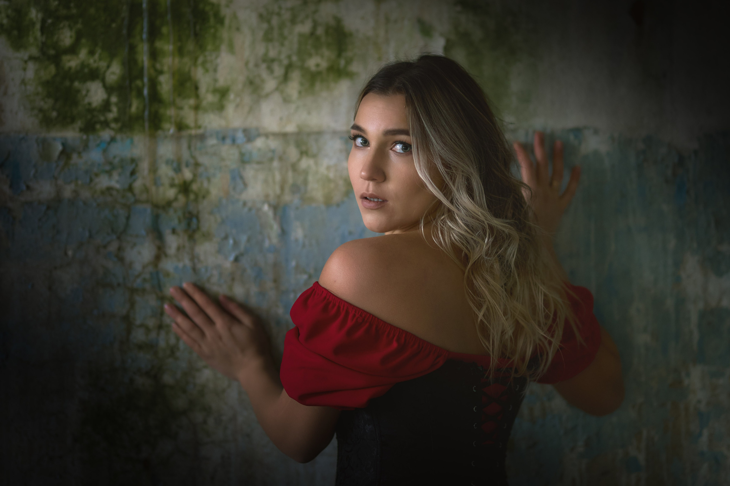 тематическая фотосессия чебоксары винтажном платье заброшка