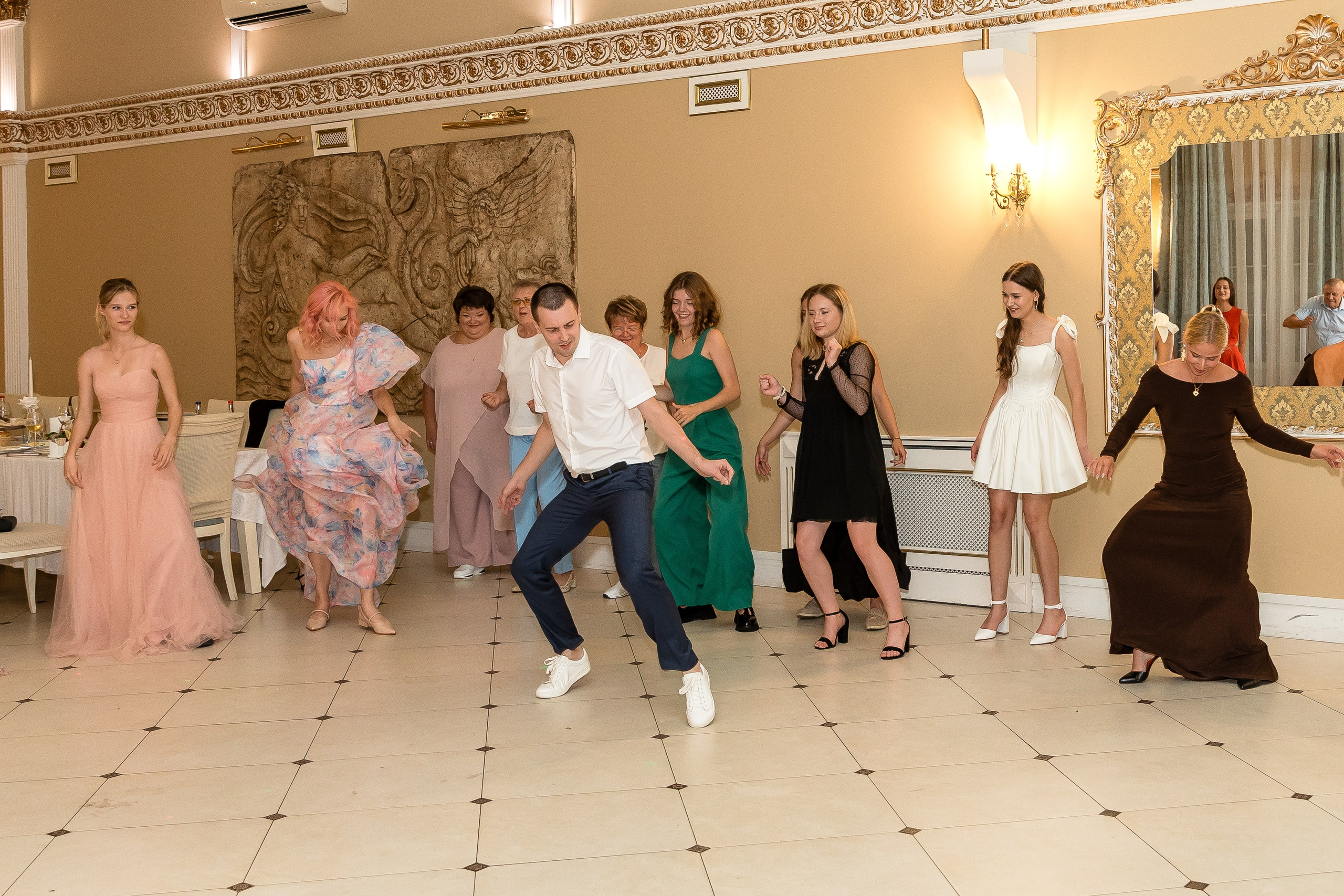 G. Фотограф FOTOBANKA