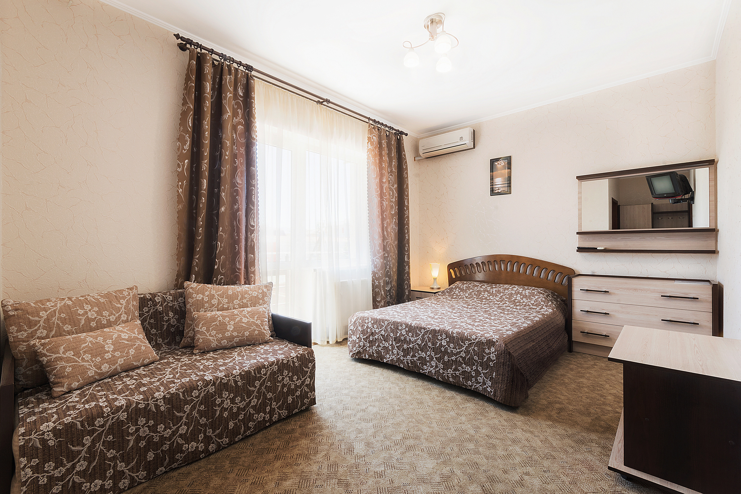 Отель Амазонка. Фотограф в Крыму Романенко Даниил