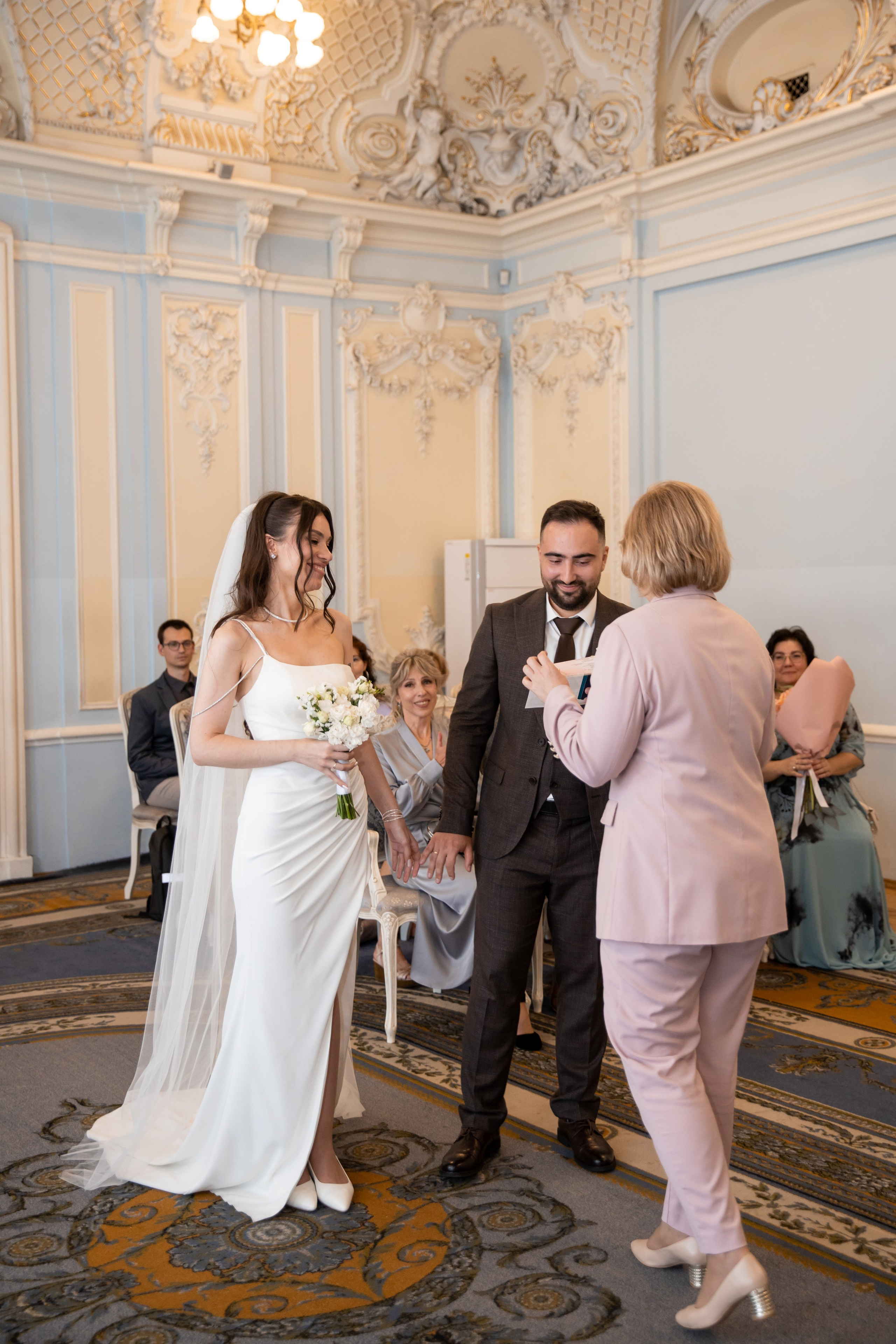 Анна и Александр / Прогулка + ЗАГС. Свадебный и семейный фотограф в Москве Диана Левченко