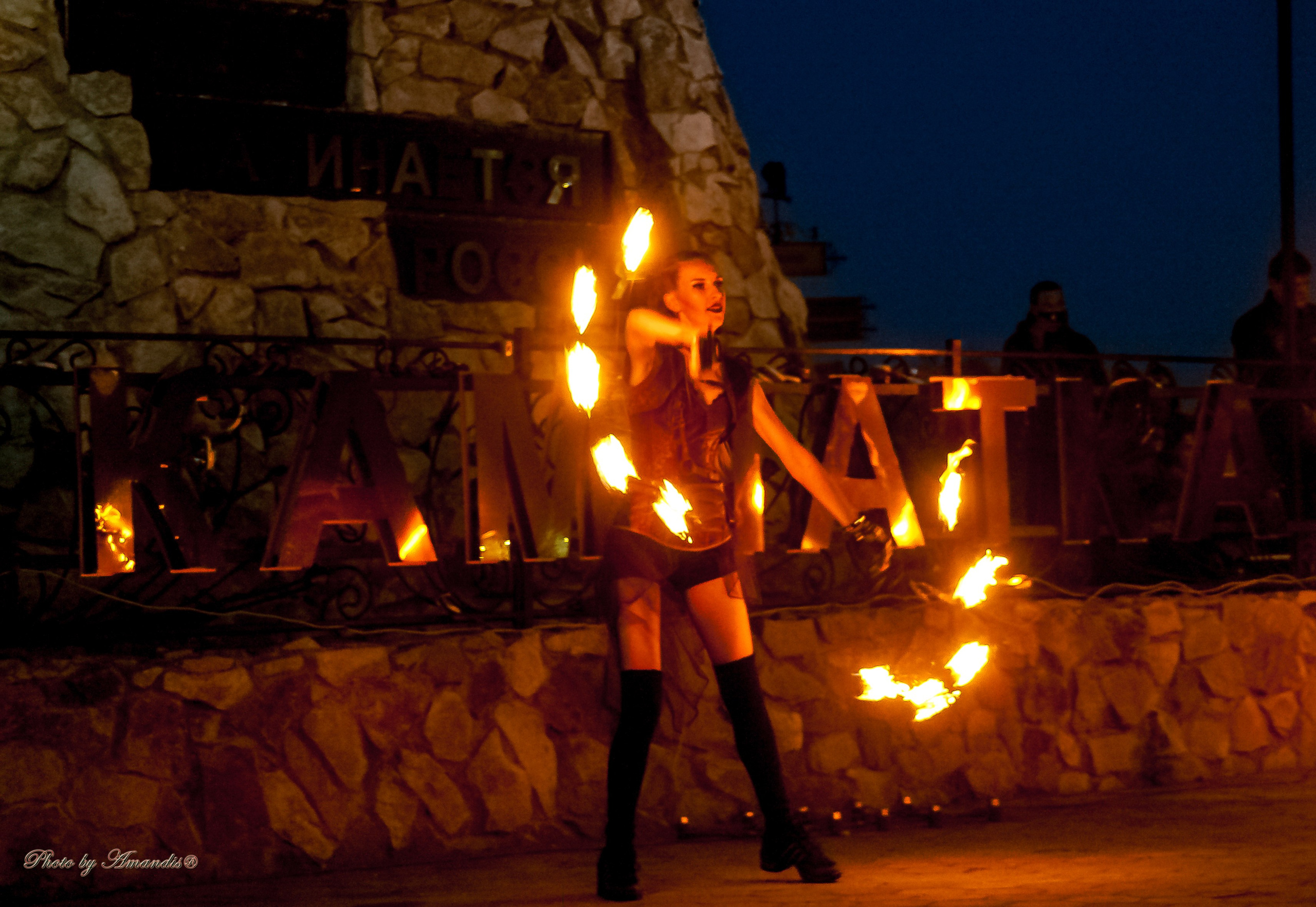 Огненное шоу у памятника «Здесь начинается Россия». Камчатка. Май 2017. Репортажная съемка в Москве и области. Анималистика