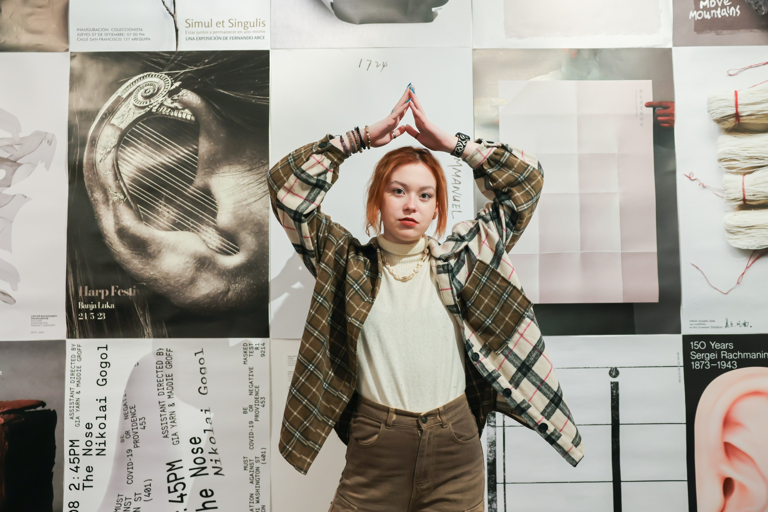 Открытие выставки «Глобальная биеннале графического дизайна „Золотая пчела 16“. Лучшие плакаты» в Доме Крафта (27 июня 2025). Репортажный фотограф Алексей Пирязев