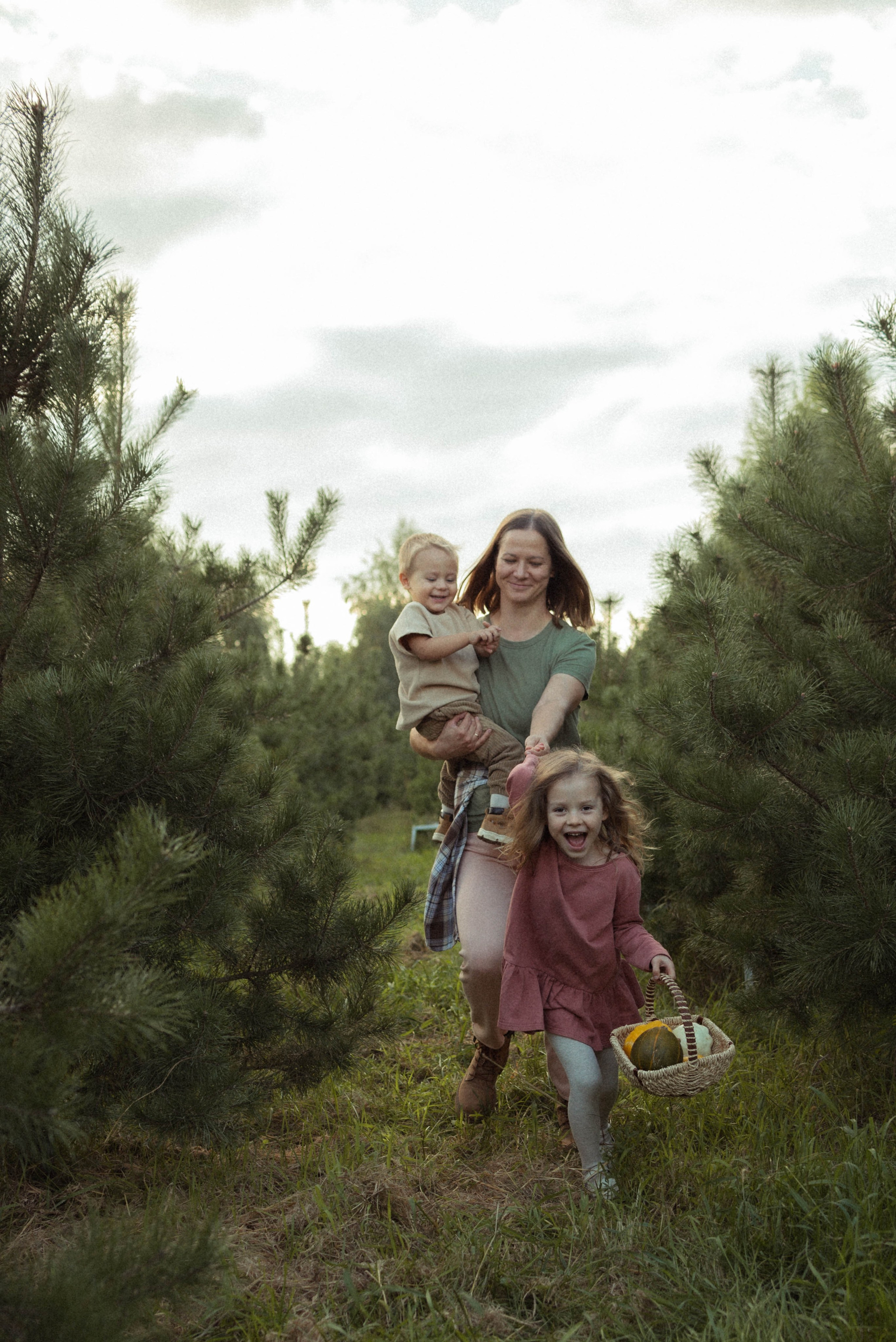 Семейная фотосессия на природе. Семейный фотограф в Железнодорожном Масаева Елена