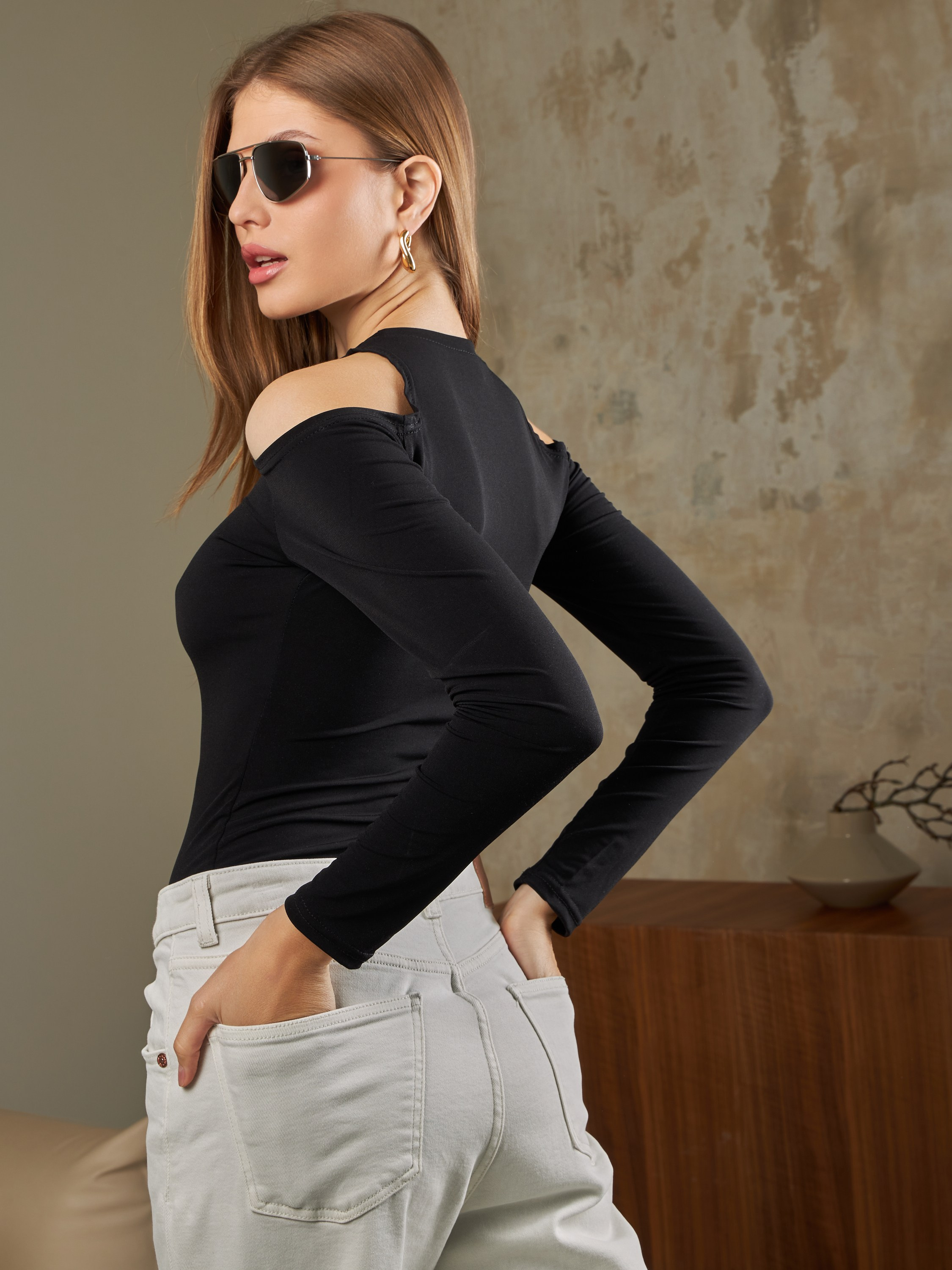 Одежда /маркетплейсы. Рекламный фотограф Ушаков Константин в Краснодаре